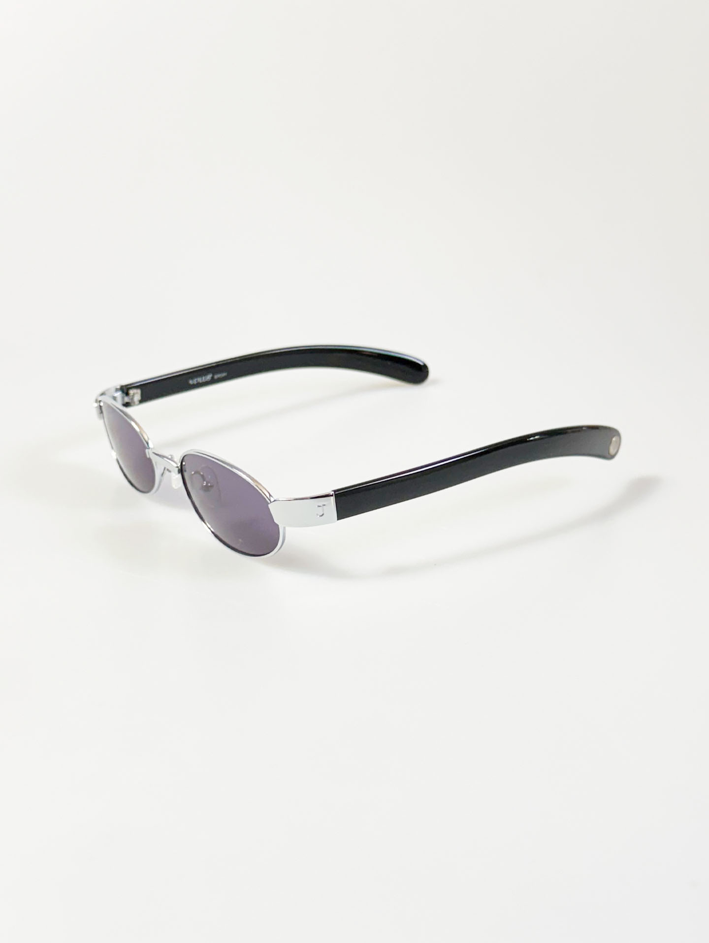 90's PLUS Silver Oval Metal Frame Tint Sunglasses