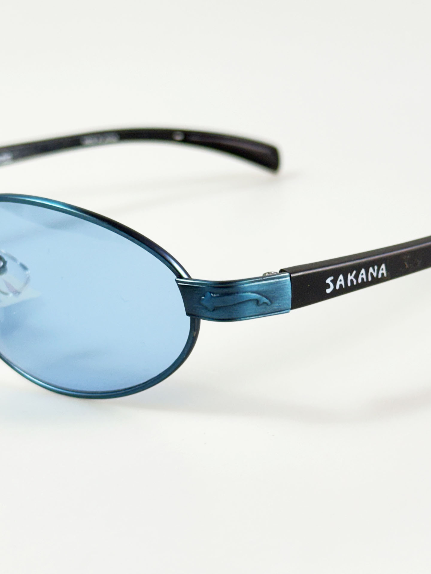 90’s SAKANA Blue Oval Metal Tint Sunglasses