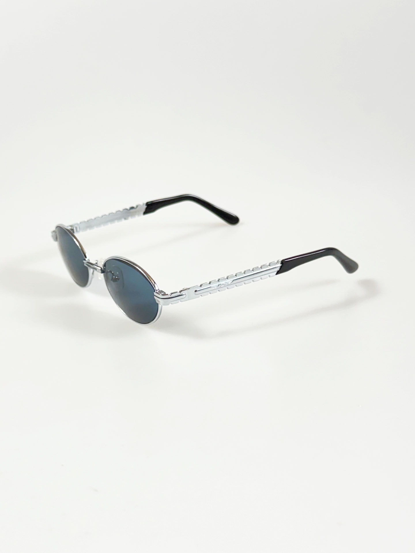 90's Silver Slim Oval Metal Sunglasses