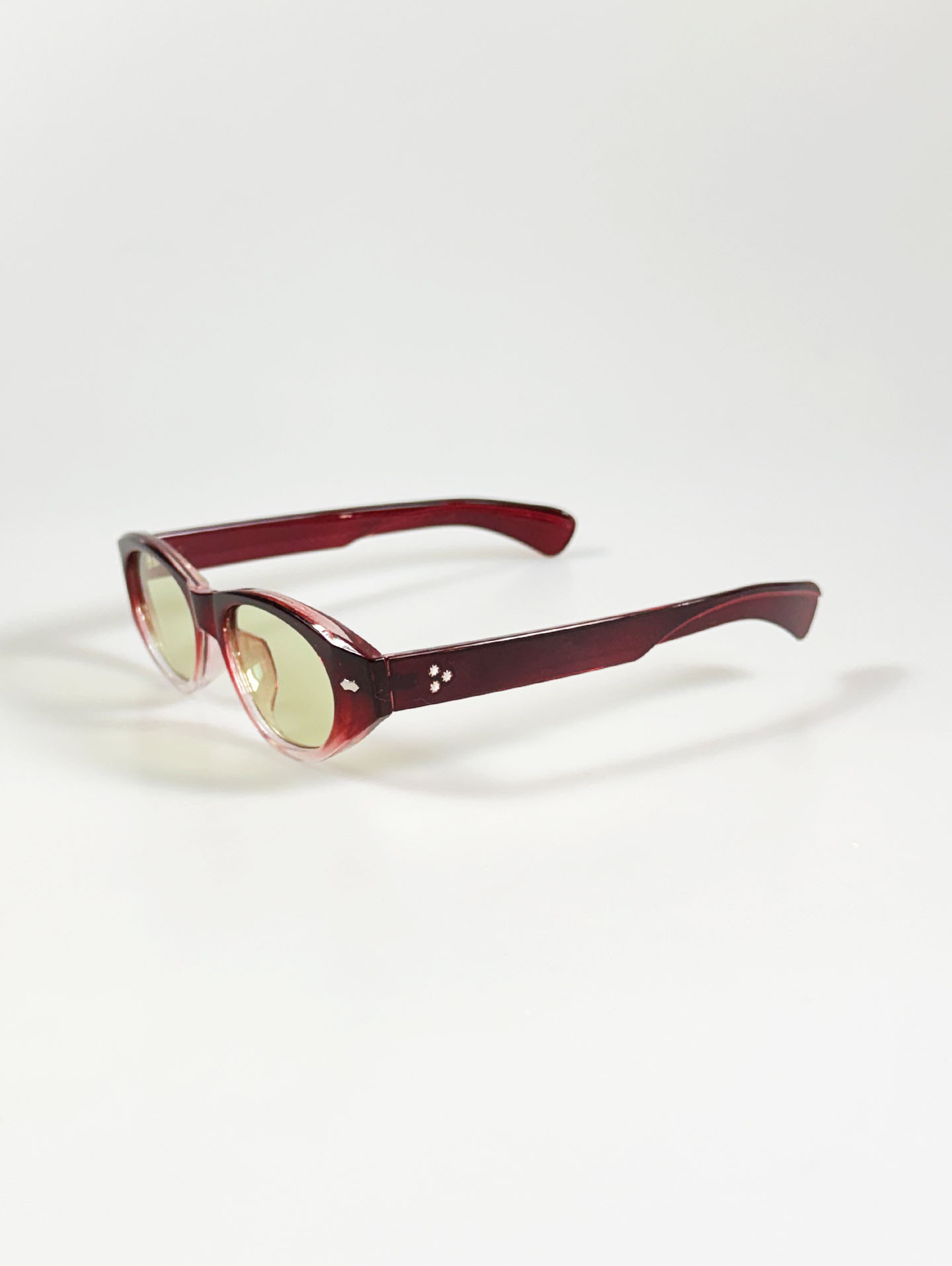 Burgundy Gradient Bold Oval Frame Tint Sunglasses