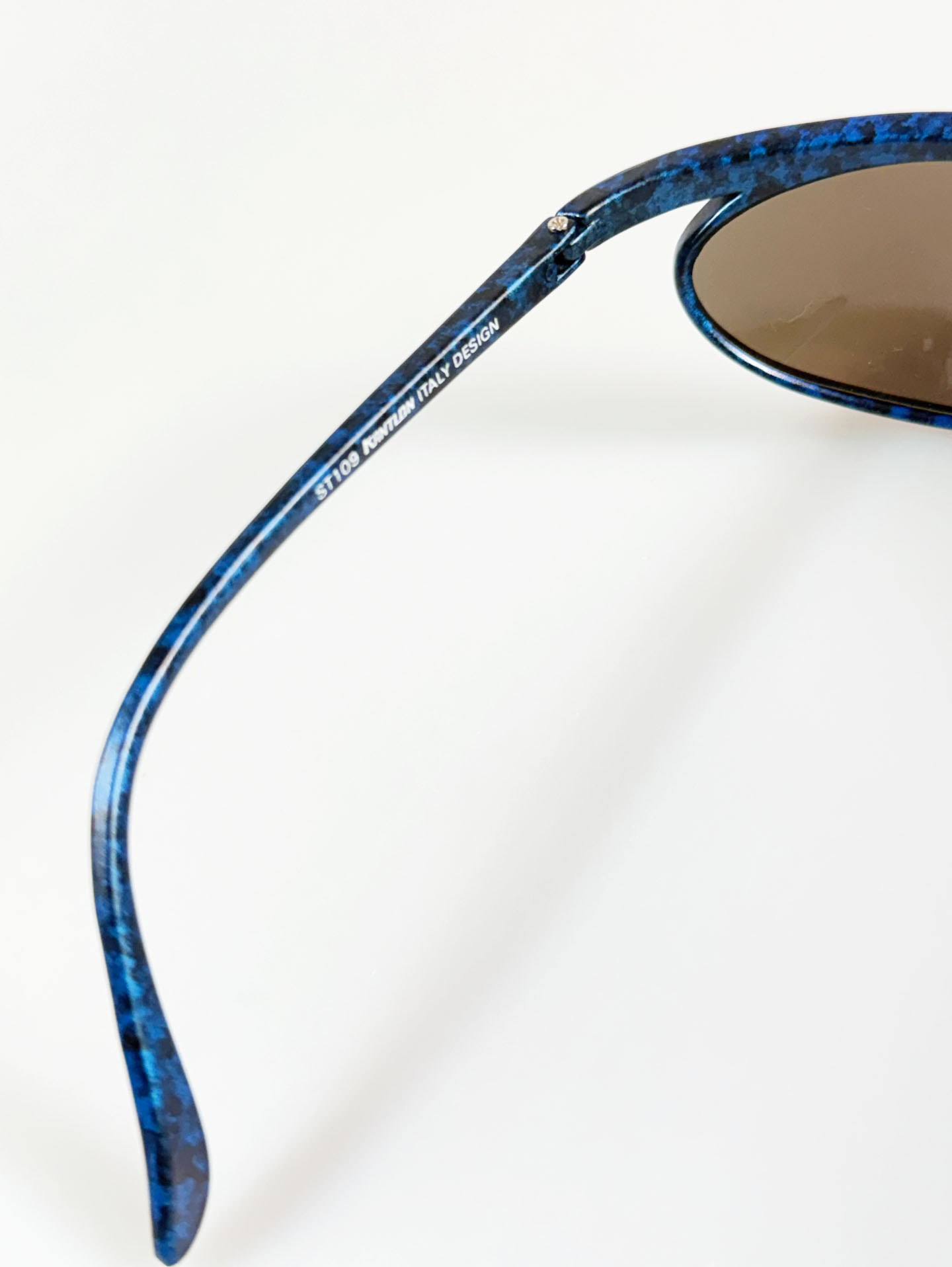 90’s KANTLON Blue Marble Wraparound Sunglasses