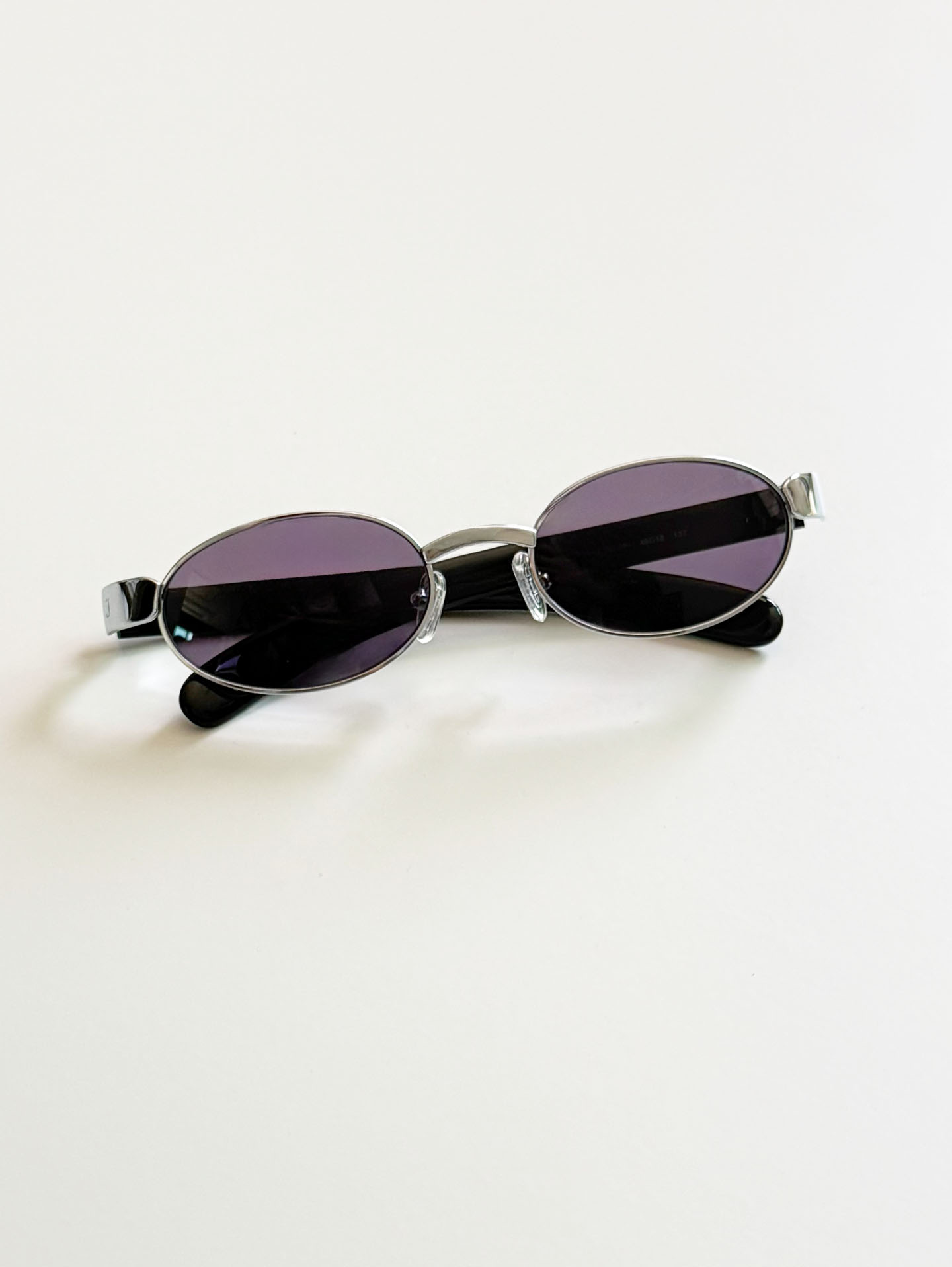 90's PLUS Silver Oval Metal Frame Tint Sunglasses