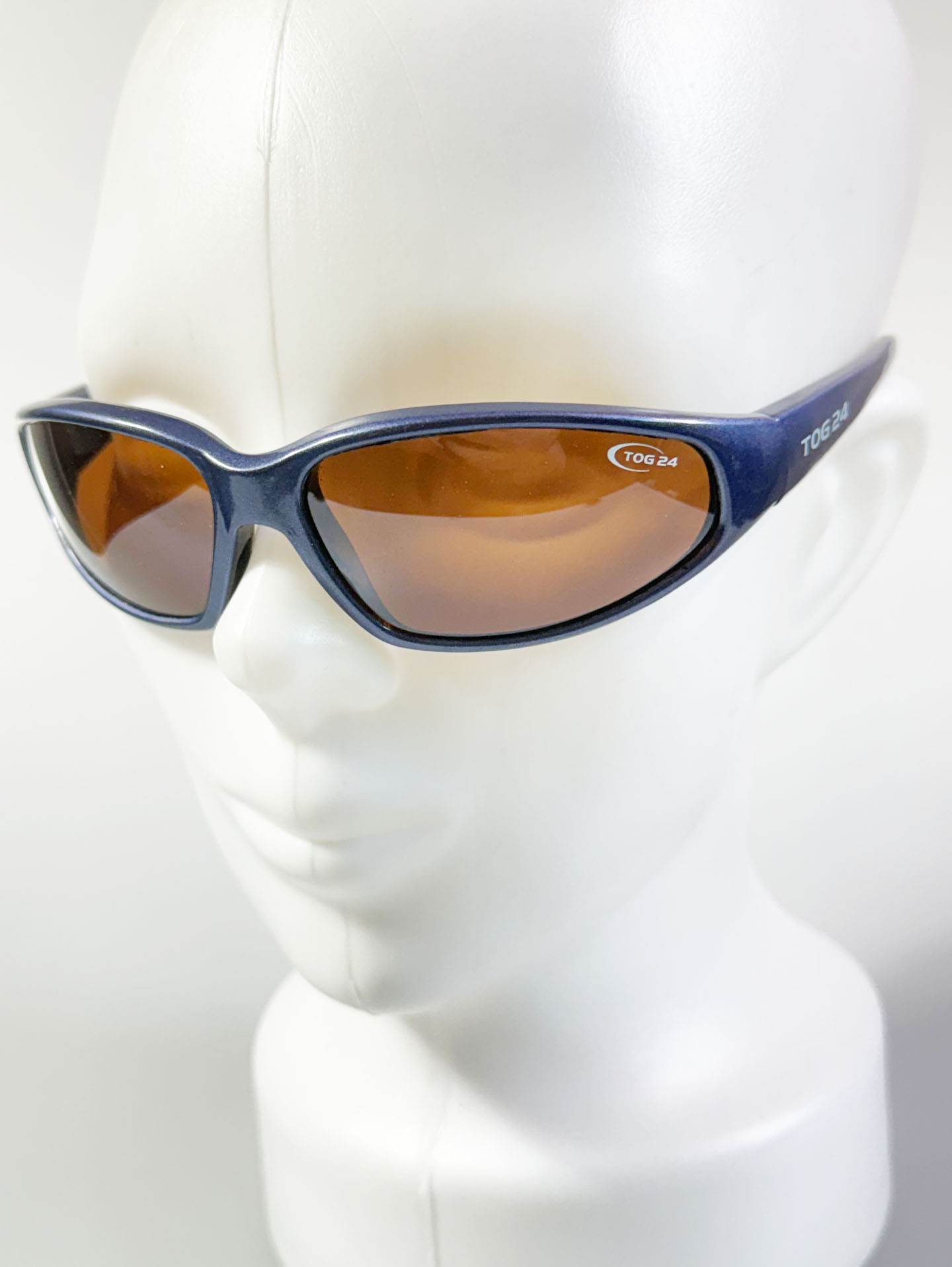 90’s TOG24 Wraparound Sporty Frame Tinted Sunglasses