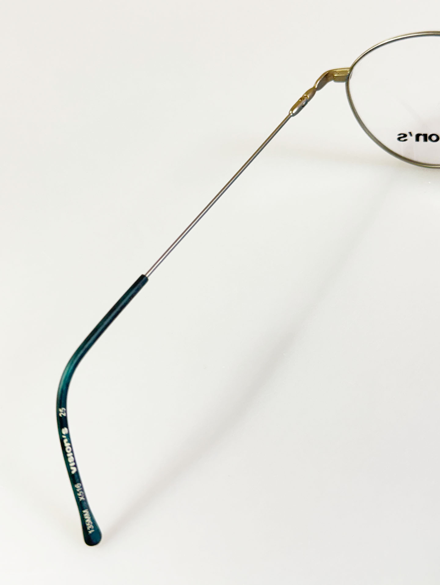 Vision’s Slim Oval Blue Tone Metal Glasses