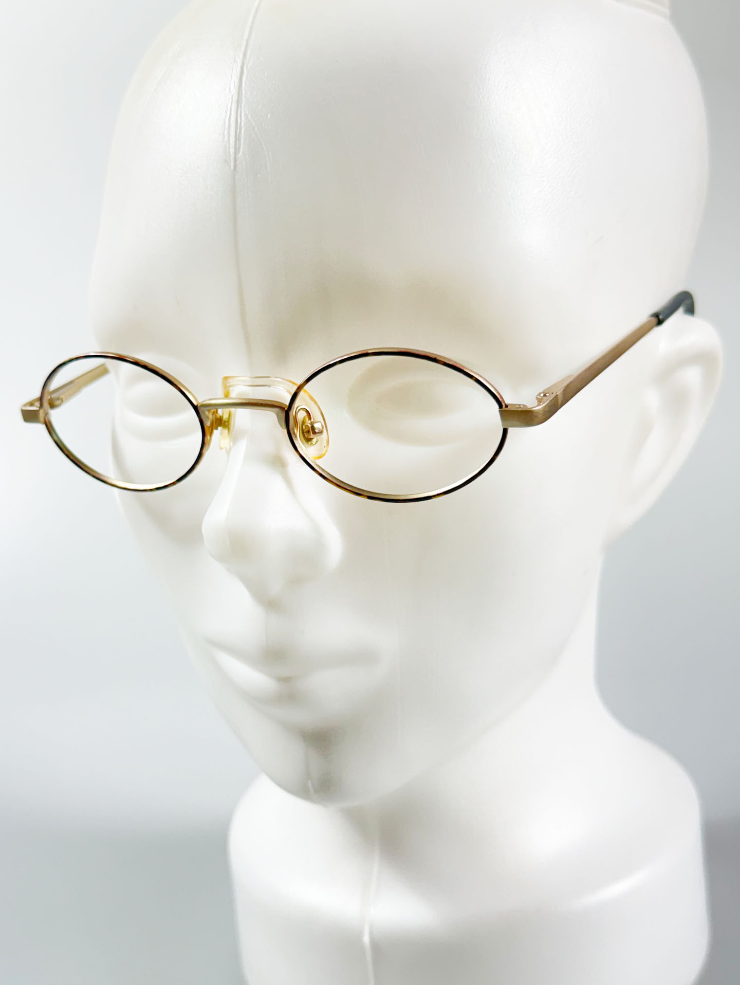 90's SJ SIDNEY Gold Metal & Tortoiseshell Oval Frame Glasses