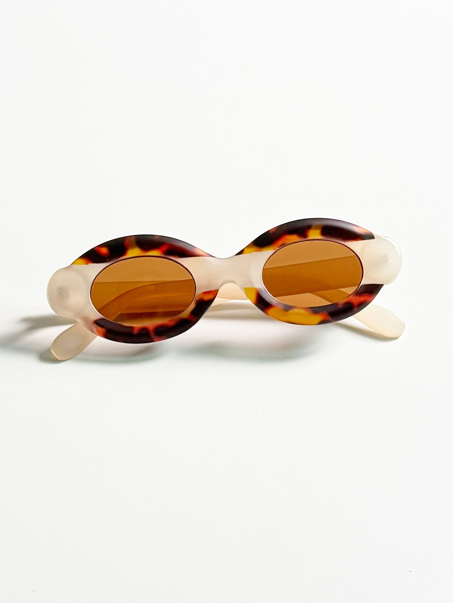 Tortoiseshell & Ivory Bold Oval Tint Sunglasses