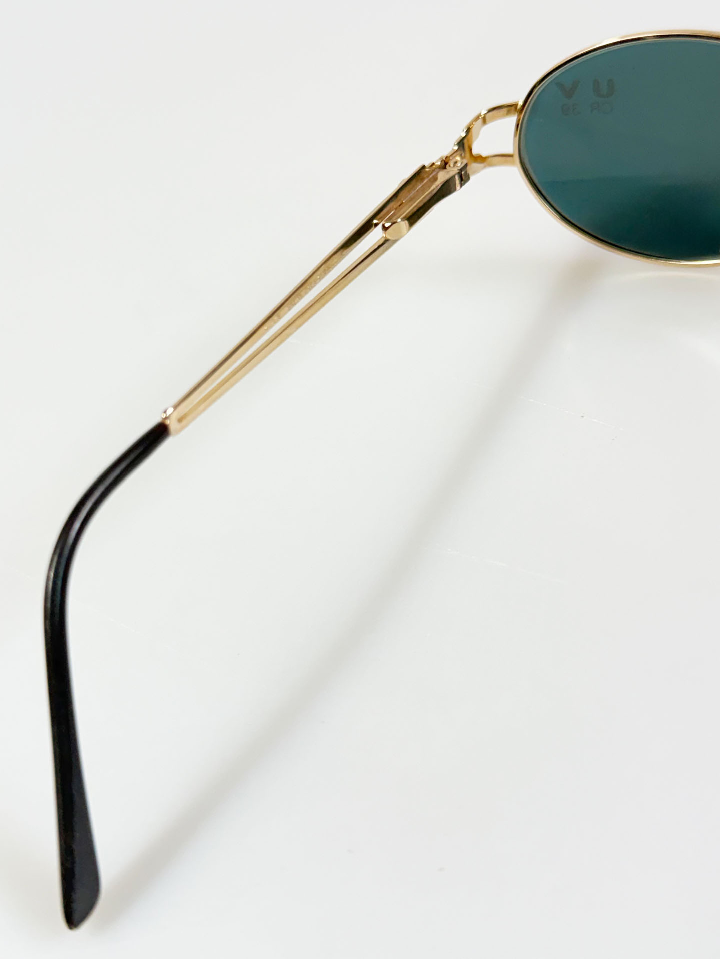 90's MATTIAS Gold Slim Oval Metal Sunglasses