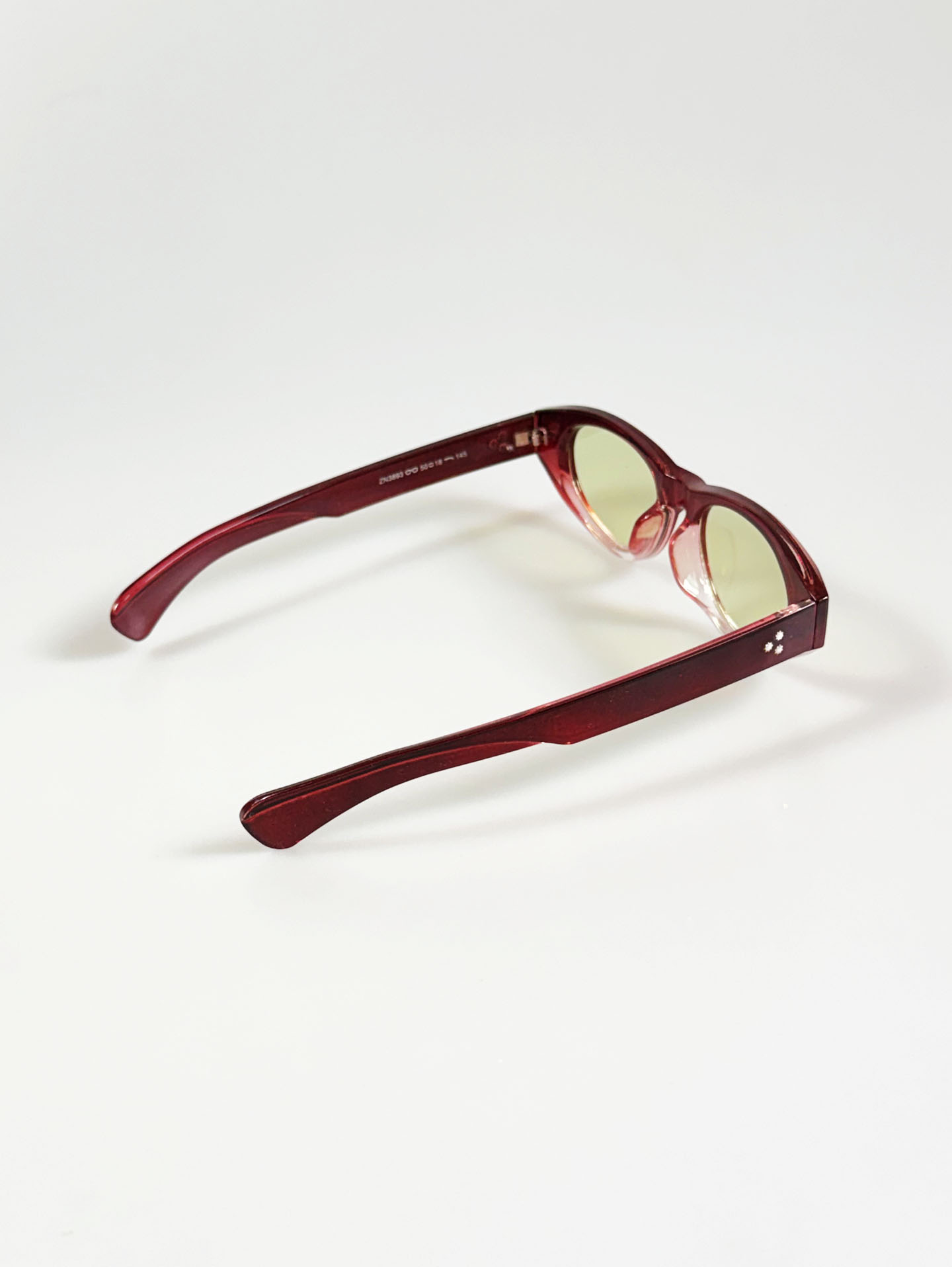 Burgundy Gradient Bold Oval Frame Tint Sunglasses