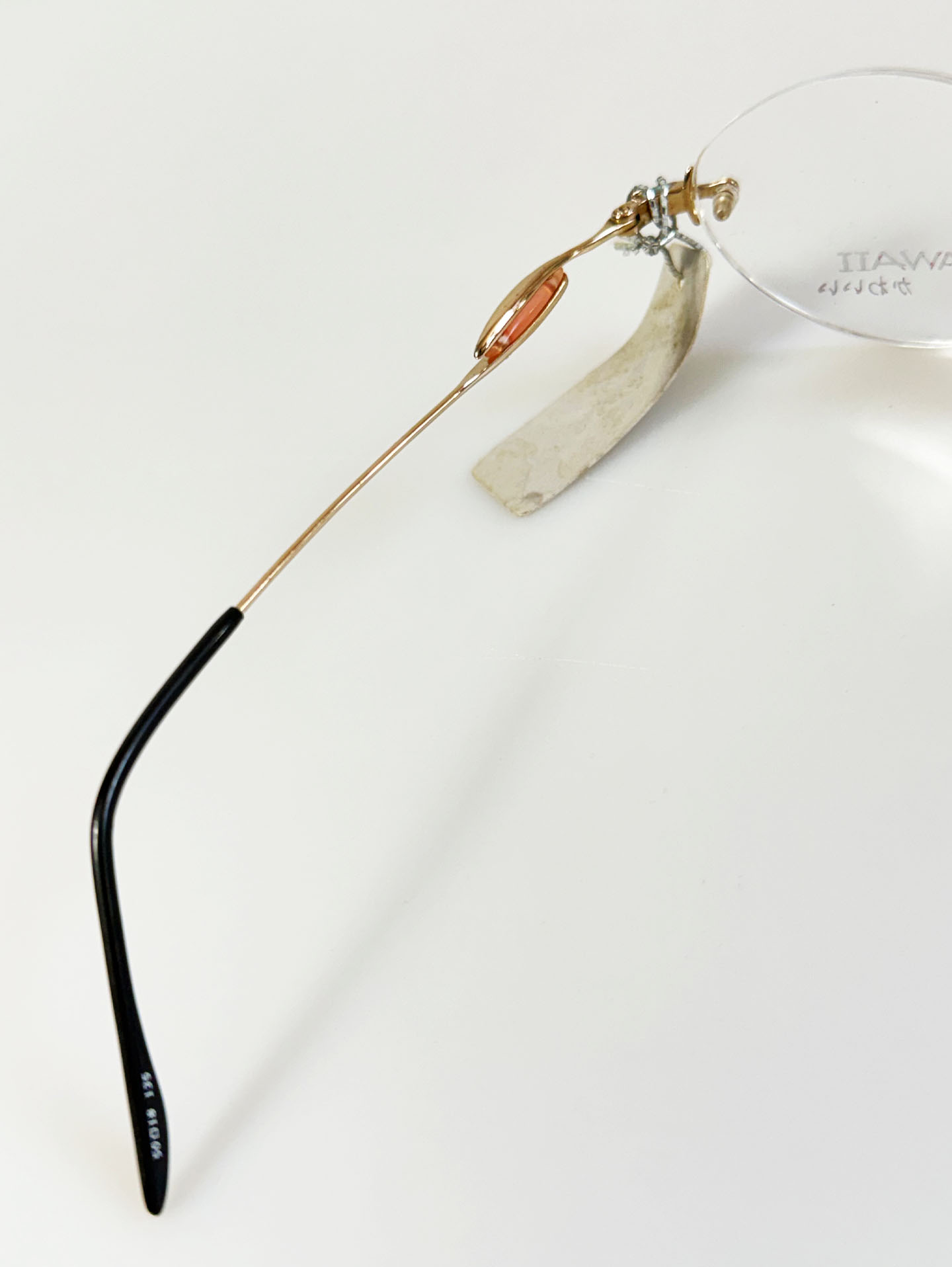 GAWAII Gold Rimless Oval Titanium Frame Glasses