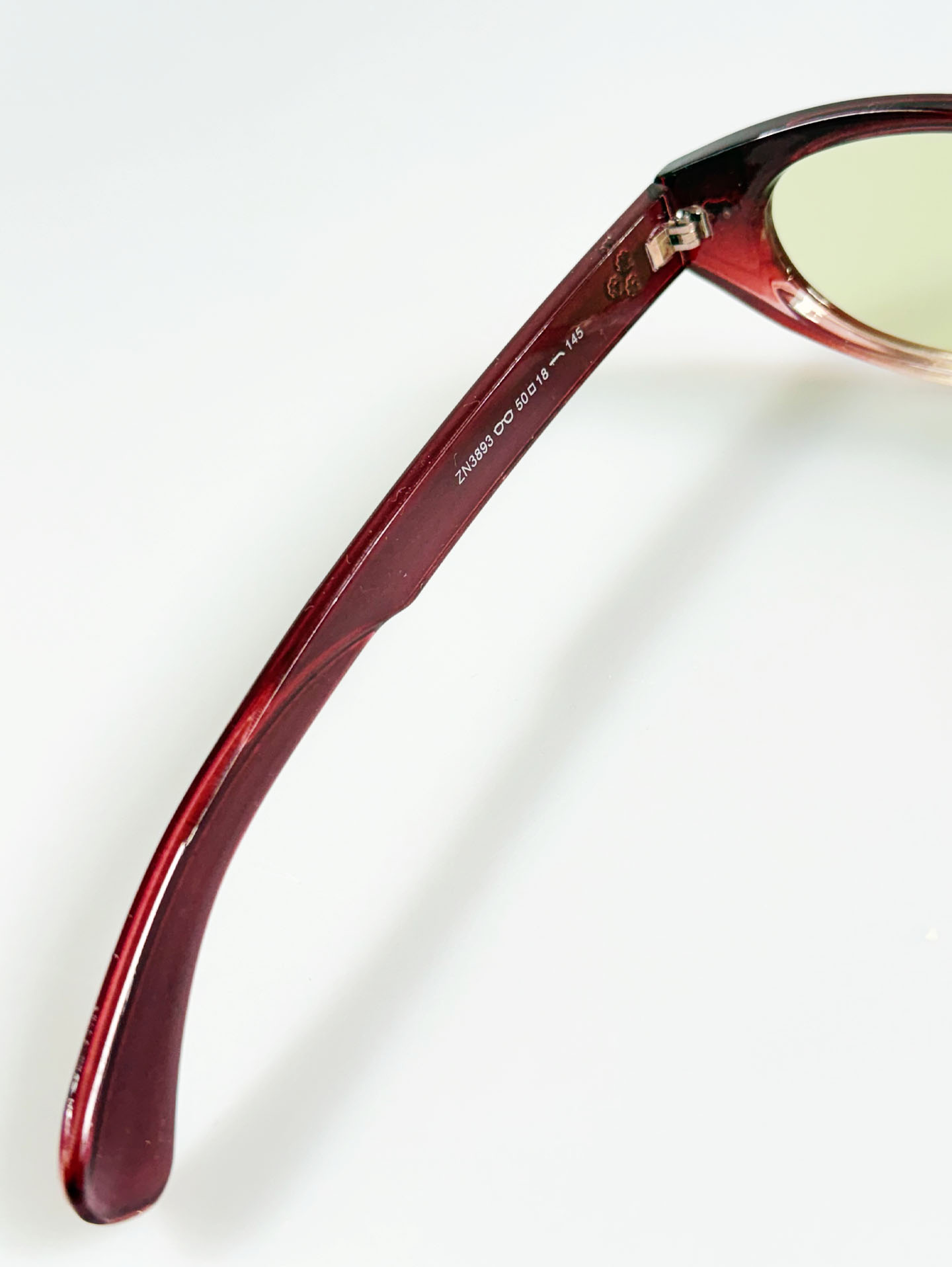 Burgundy Gradient Bold Oval Frame Tint Sunglasses