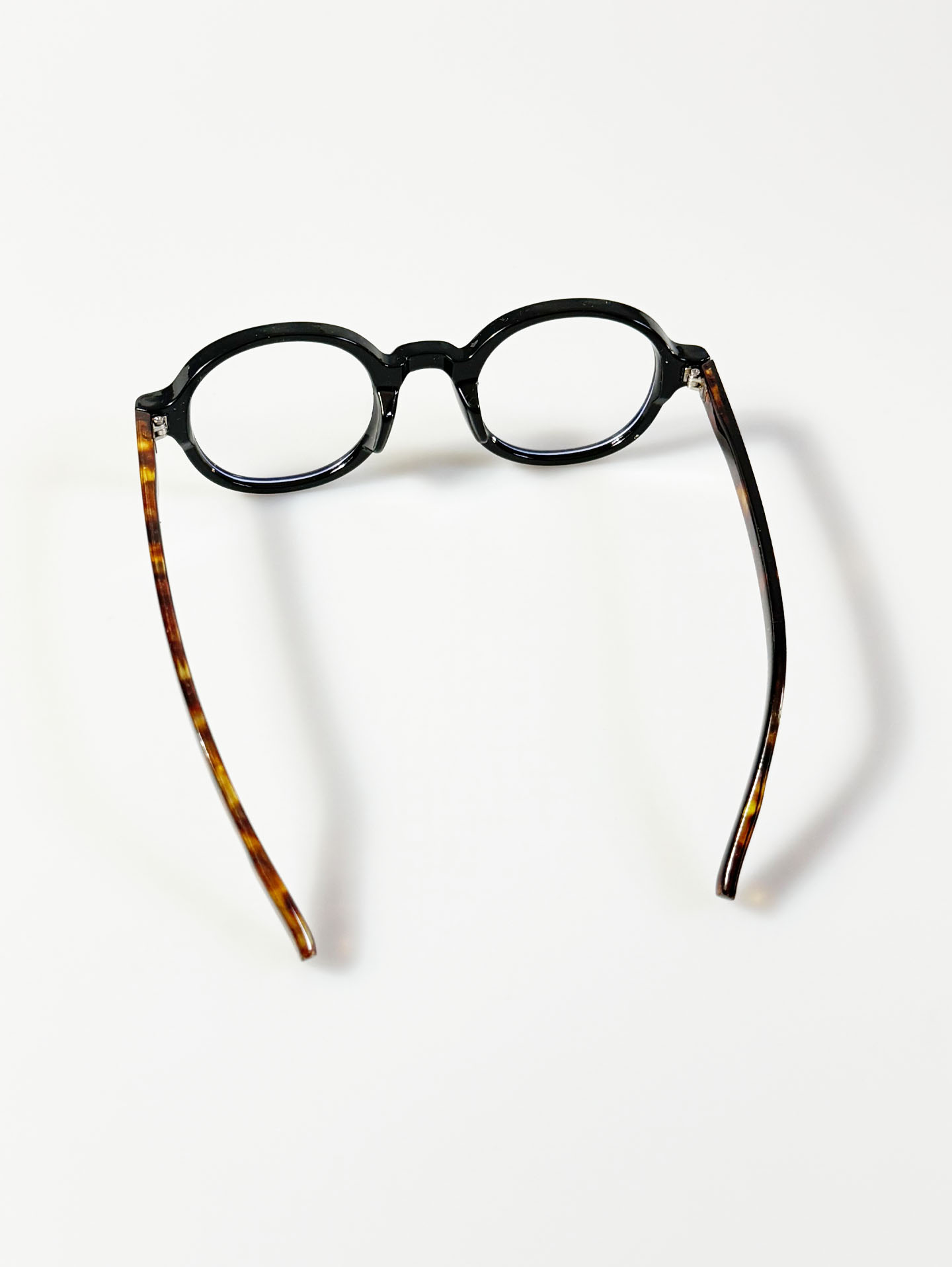 Bold Round Black Frame Sunglasses