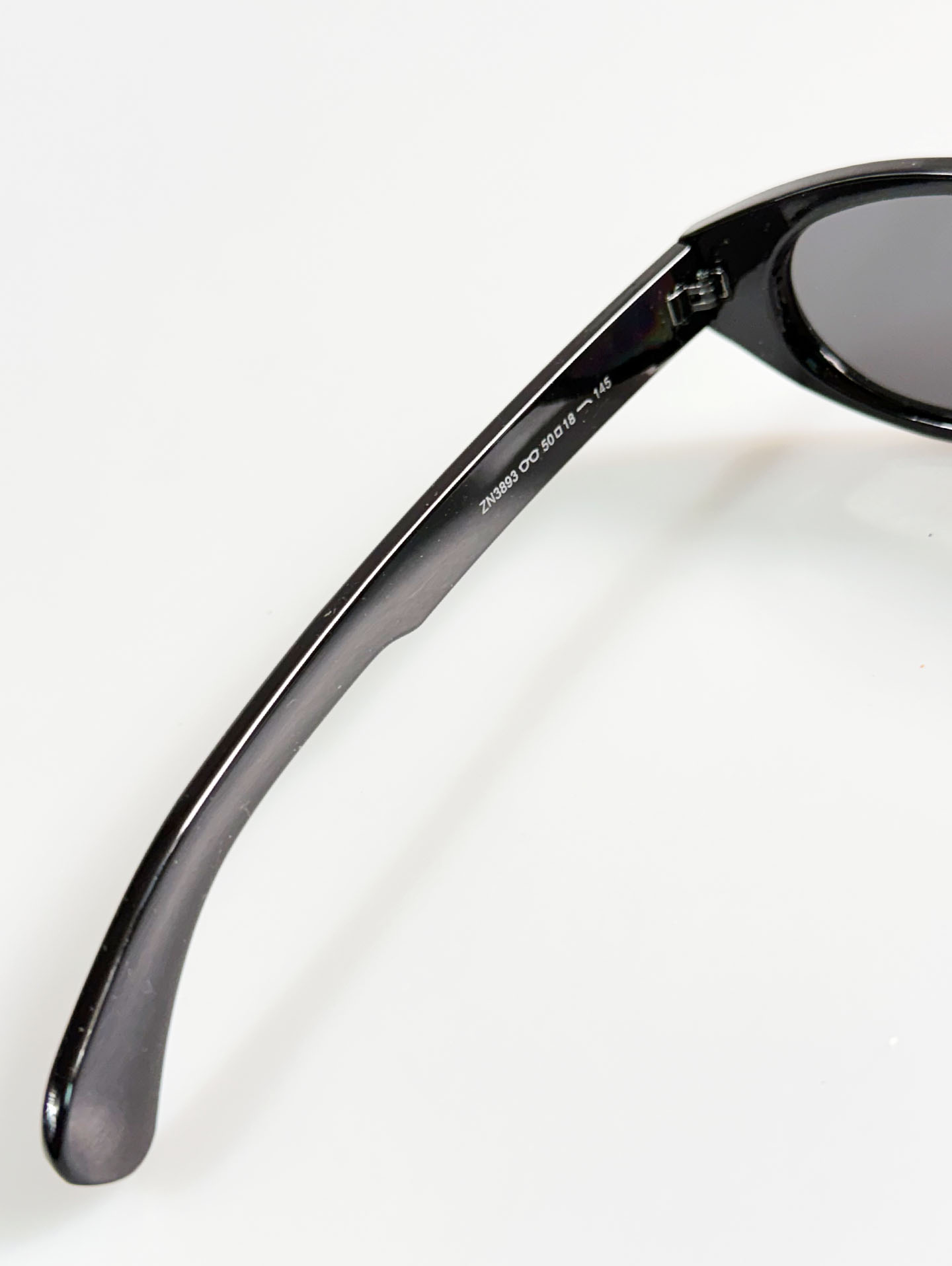 Black Bold Oval Frame Sunglasses