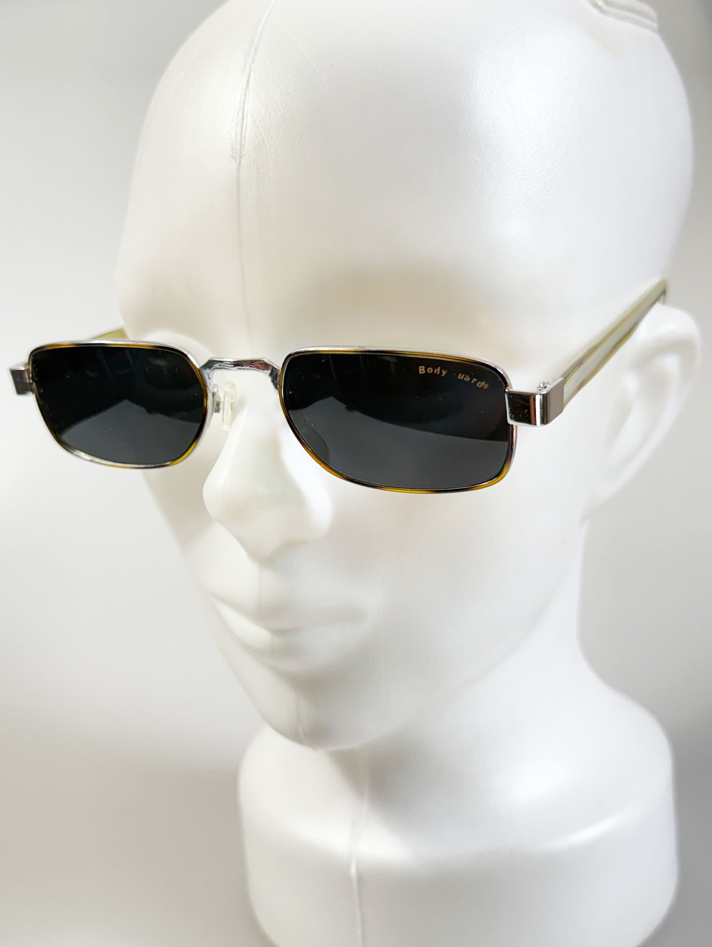 90's BODY GUARD Silver Slim Square Metal Sunglasses