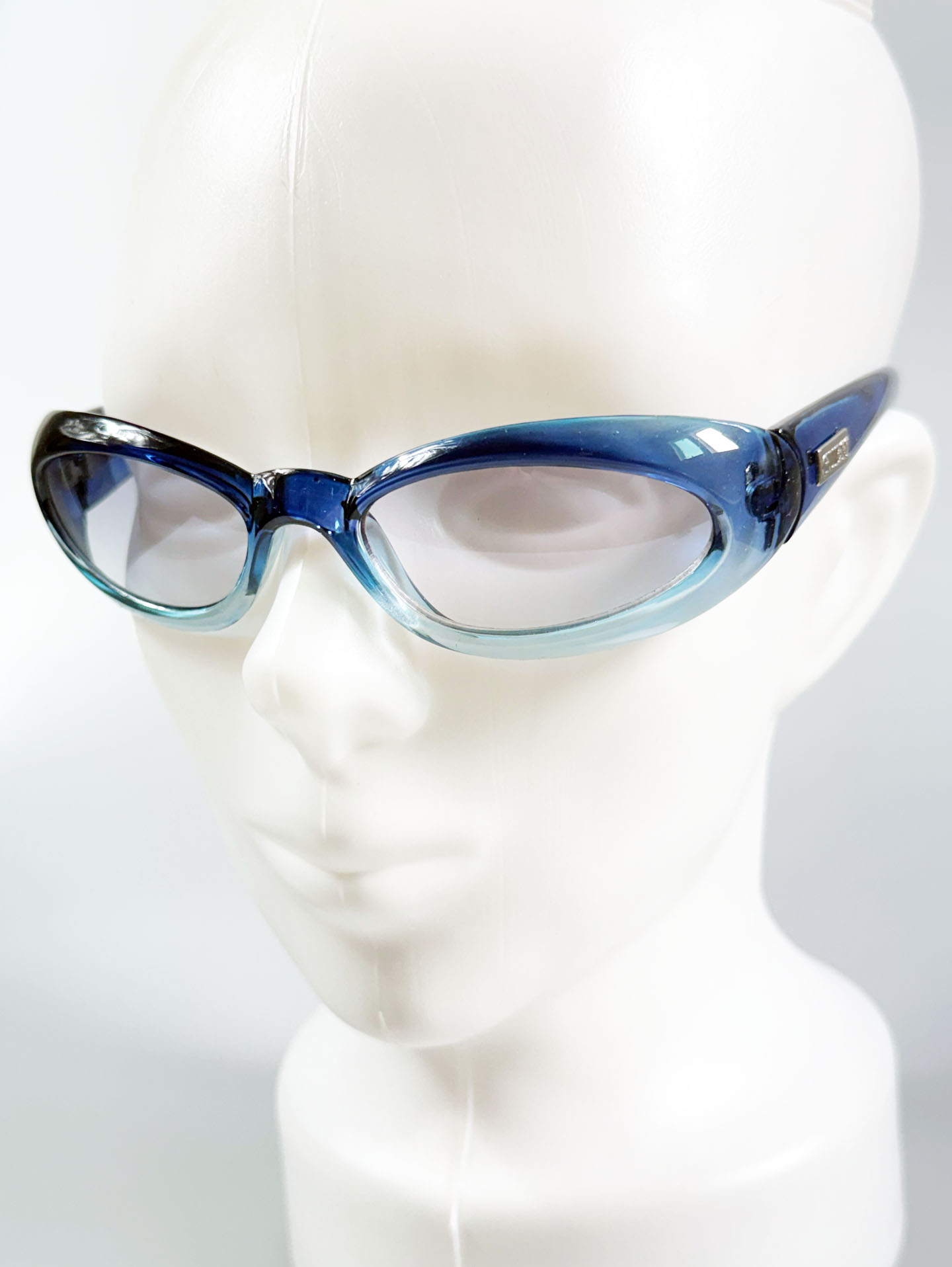 GUESS Blue Gradient Bold Oval Tint Sunglasses
