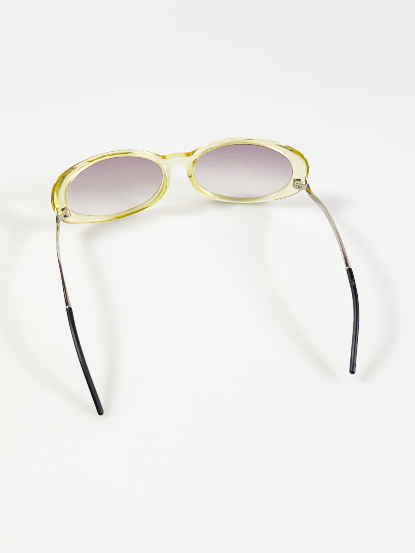 CAPRIO Bold Translucent Acetate Oval Sunglasses
