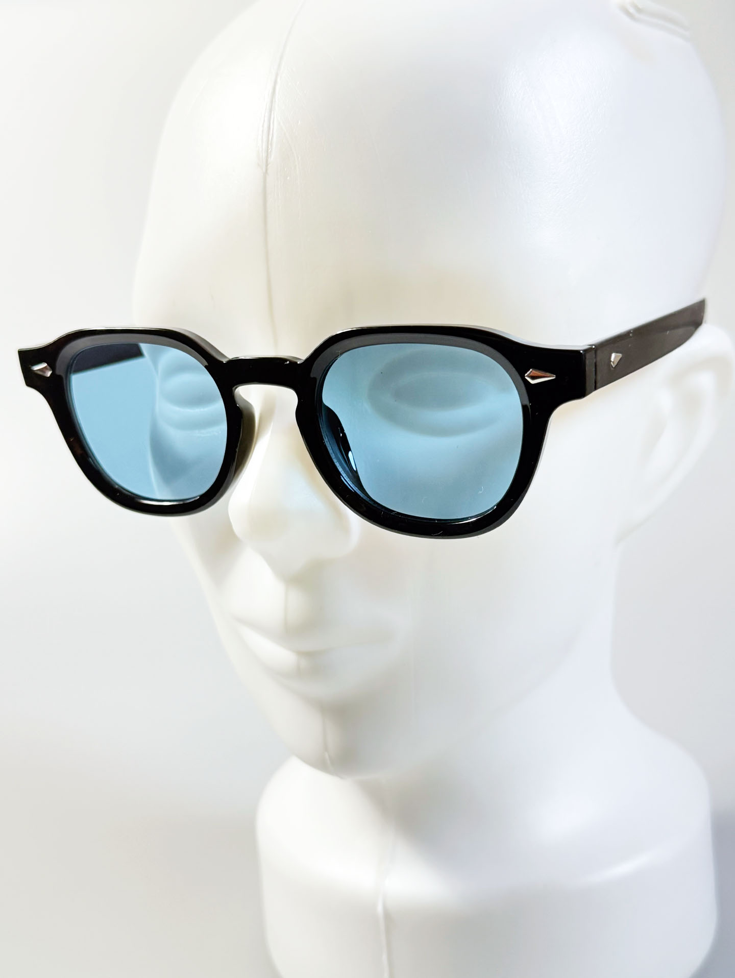 Glossy Black Oval Horn-Rim Tint Sunglasses