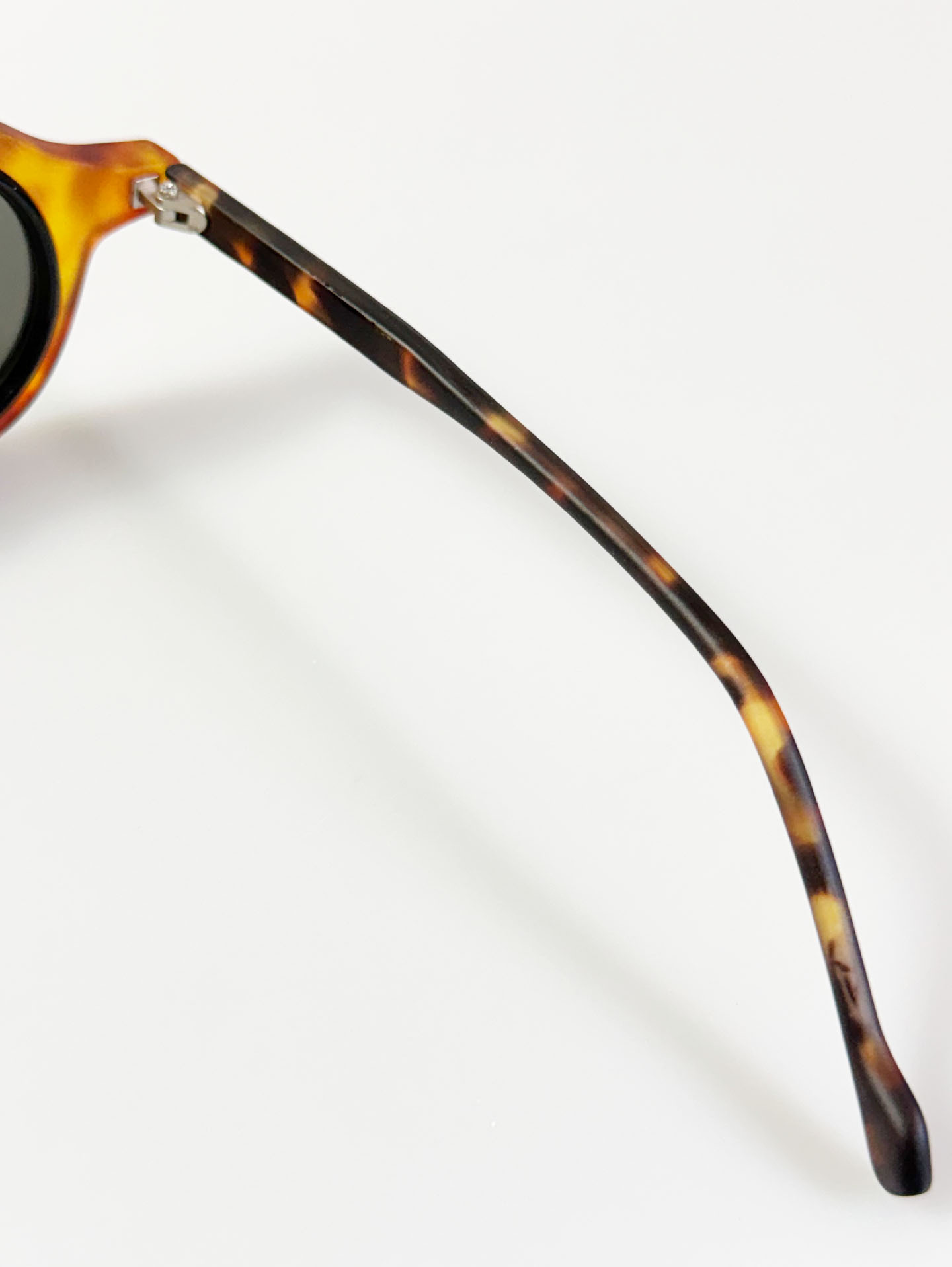 Matte Tortoiseshell Bold Round Frame Sunglasses