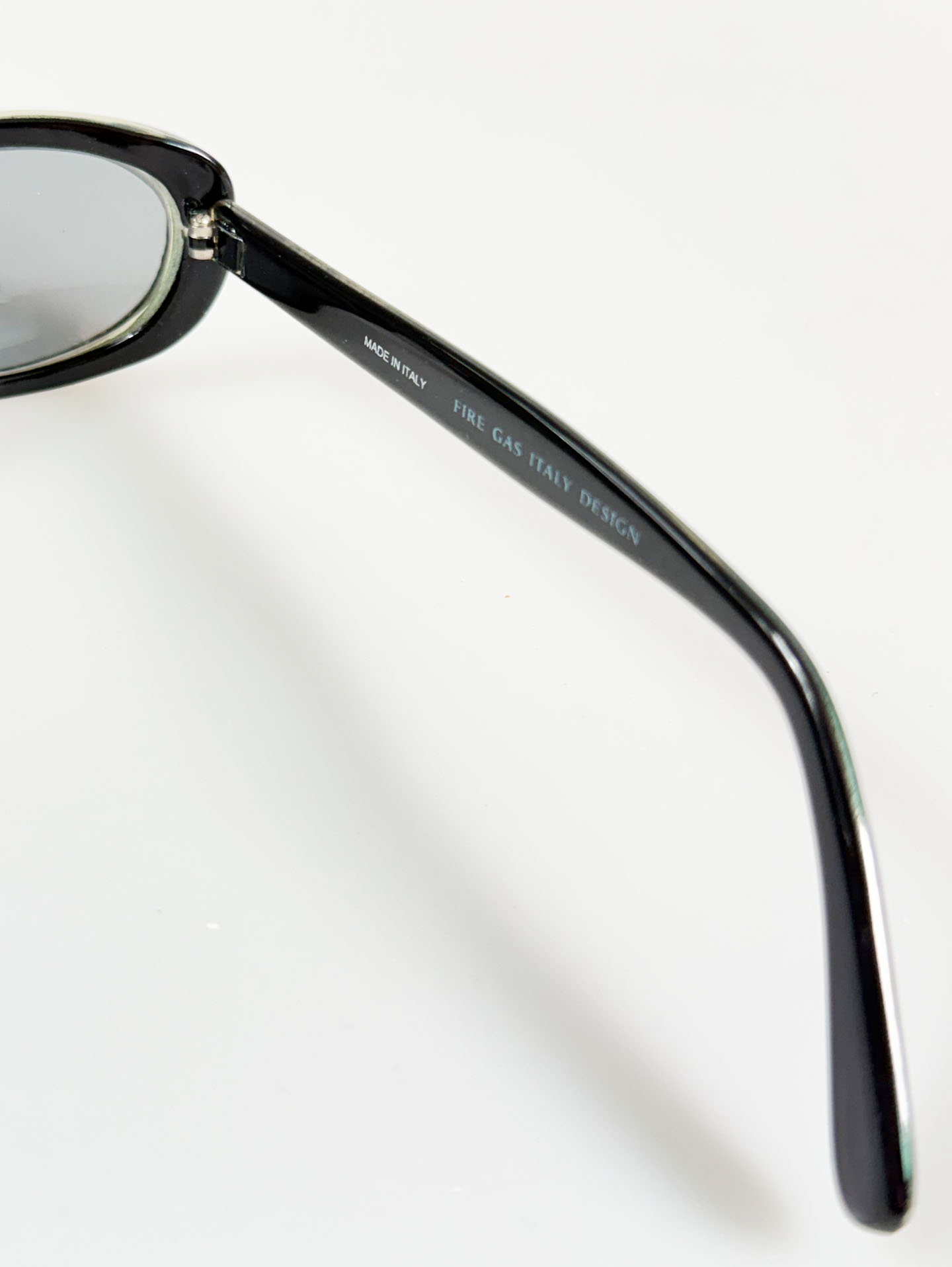 90's FIRE GAS Teal Bold Oval Sunglasses