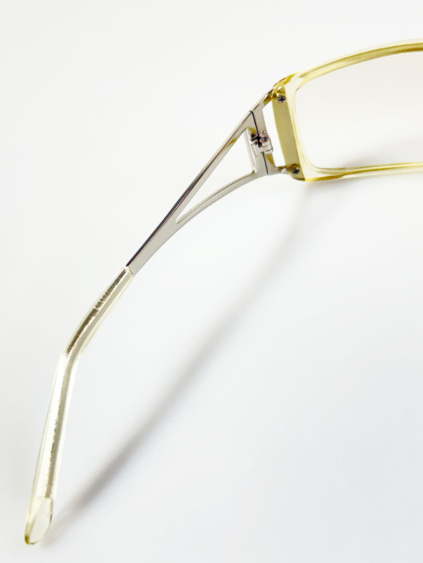 CAPRIO Translucent Bold Square Tinted Sunglasses