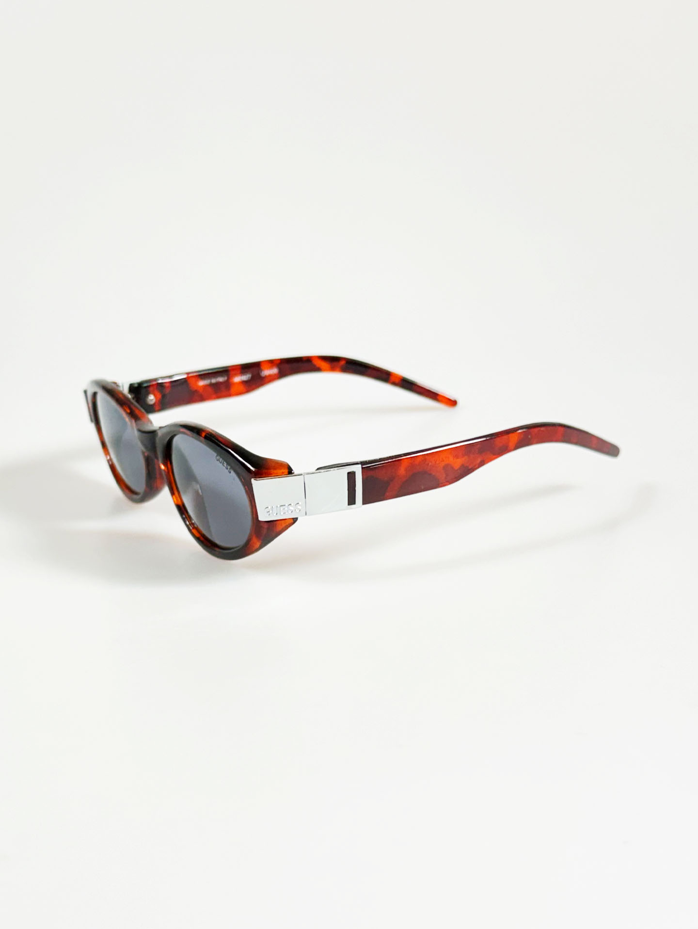GUESS Tortoiseshell Bold Oval Frame Sunglasses