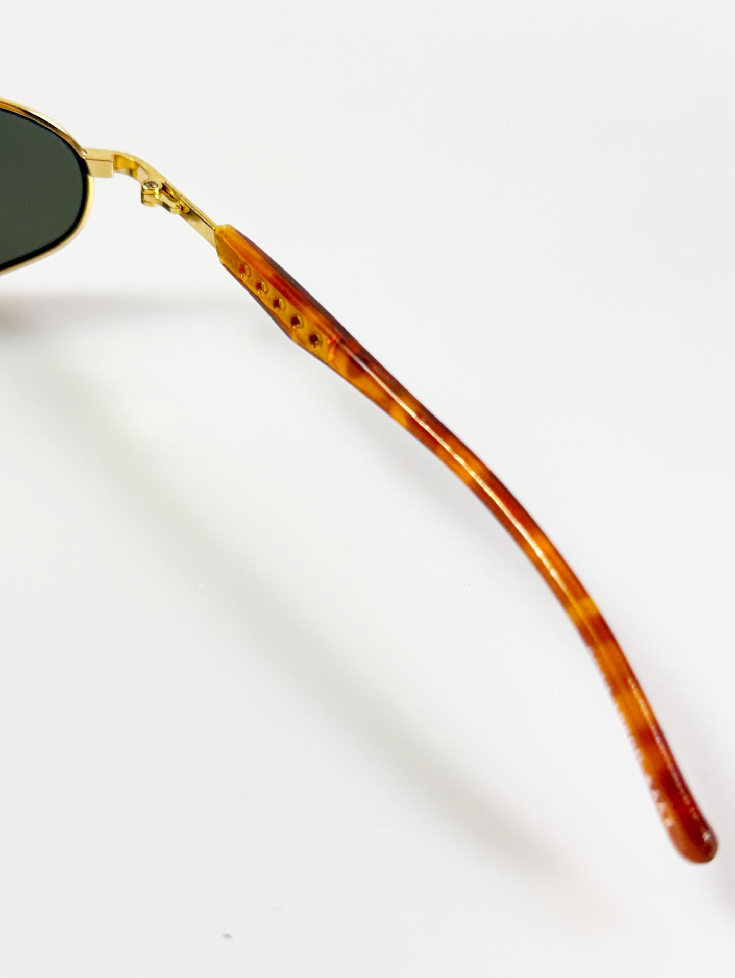 Gold Slim Oval Metal Frame Sunglasses