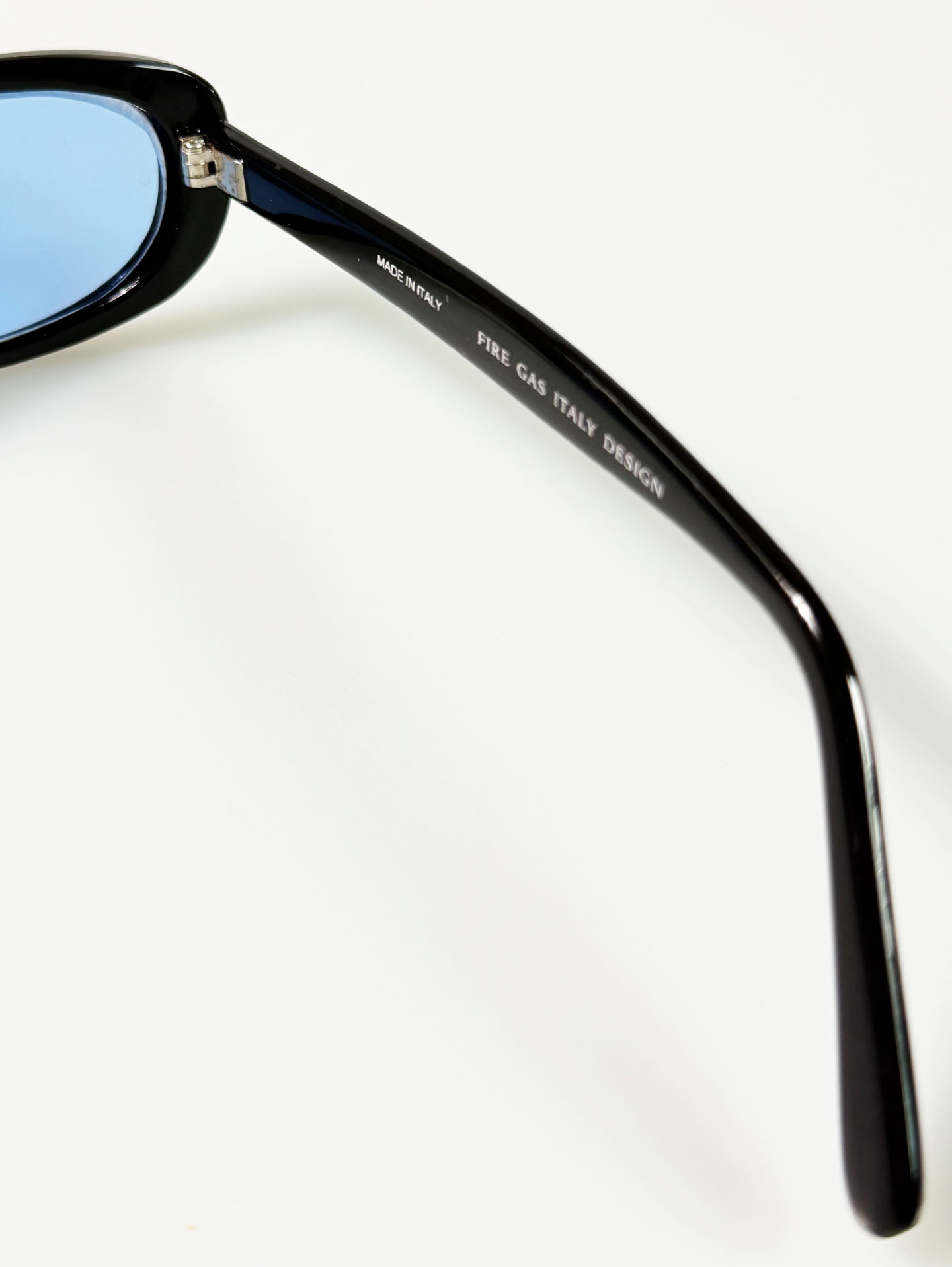90's FIRE GAS Black Bold Oval Tint Sunglasses