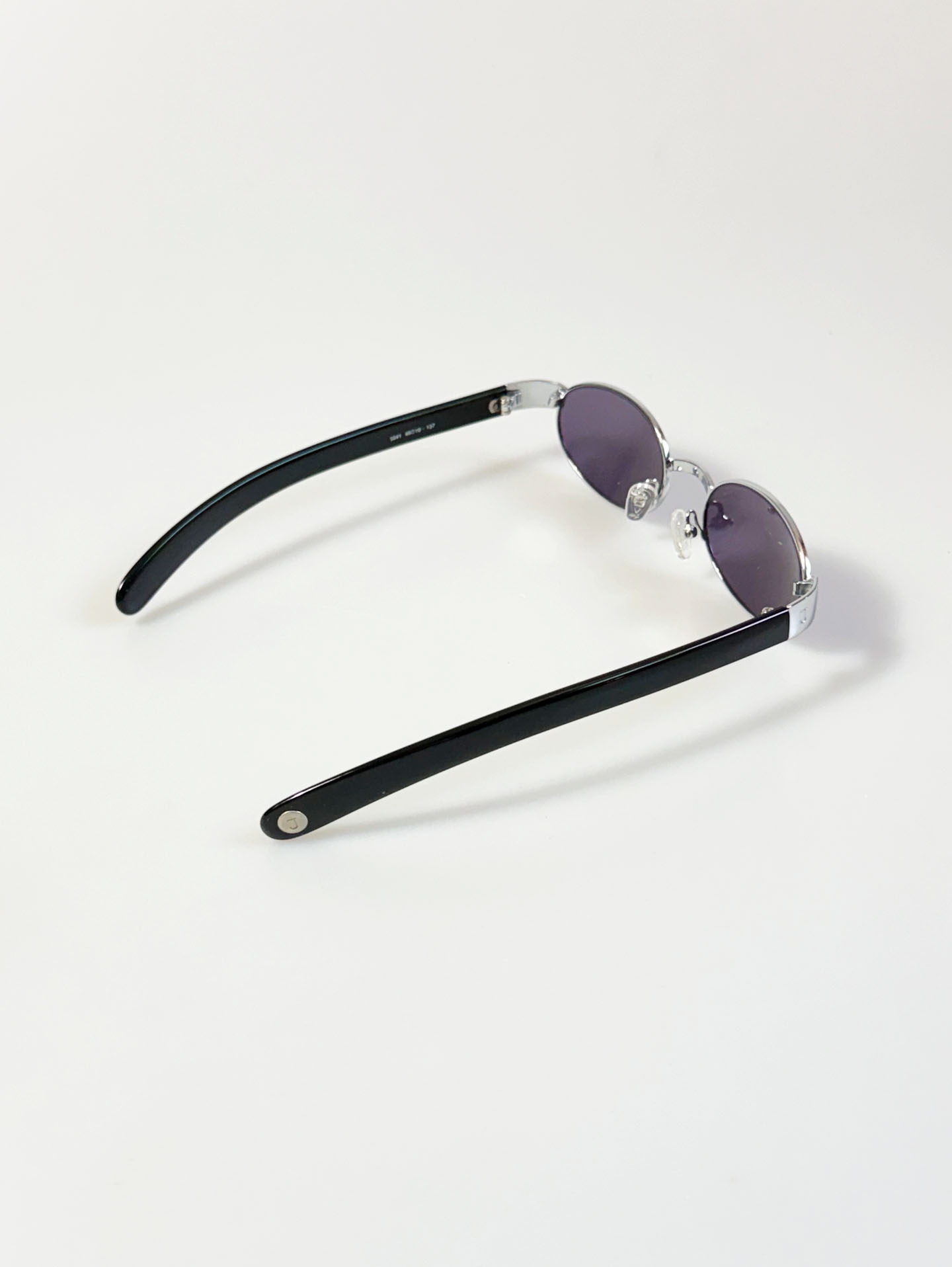 90's PLUS Silver Oval Metal Frame Tint Sunglasses