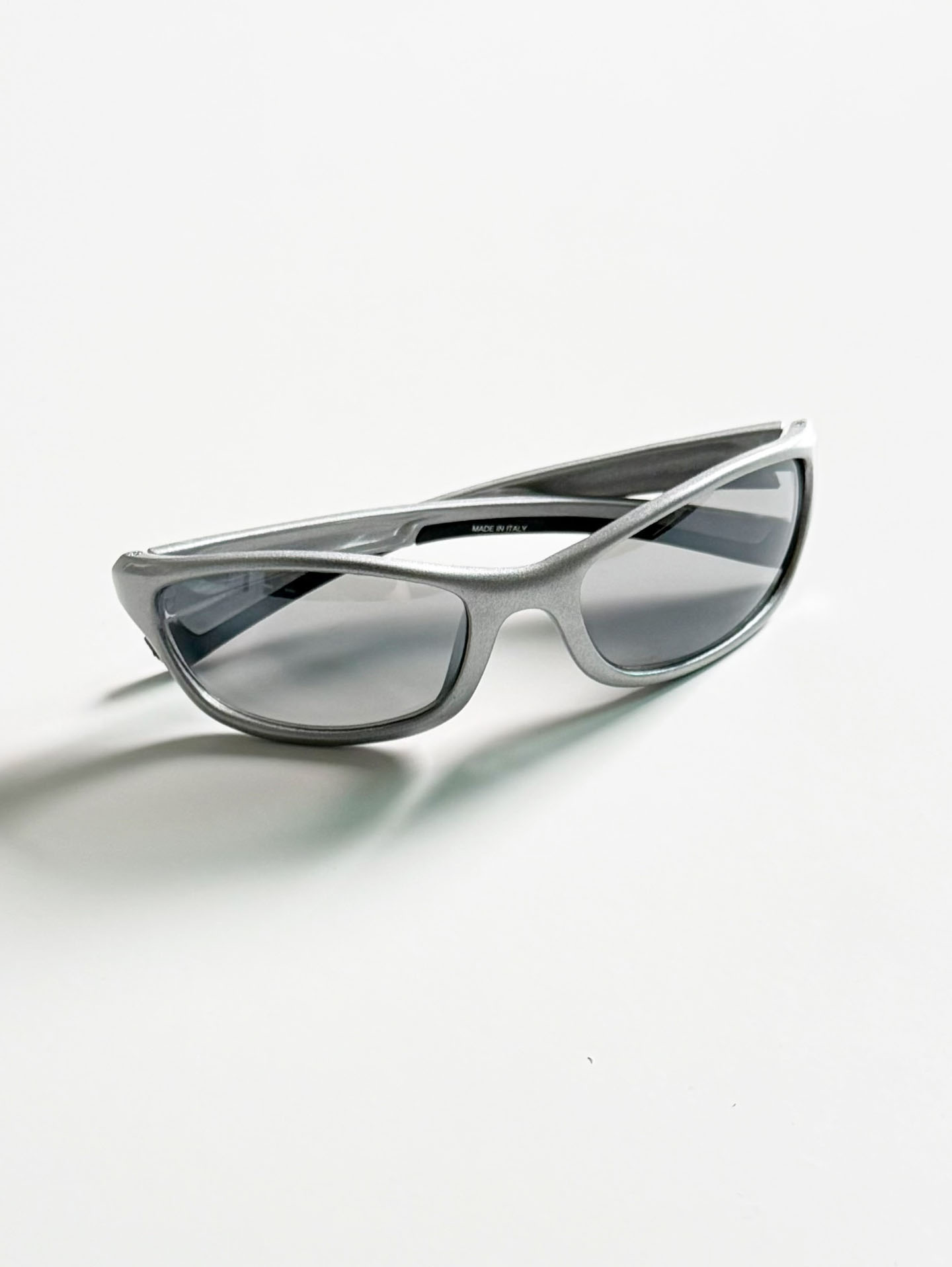 90's Silver Slim Oval Metal Tint Sunglasses