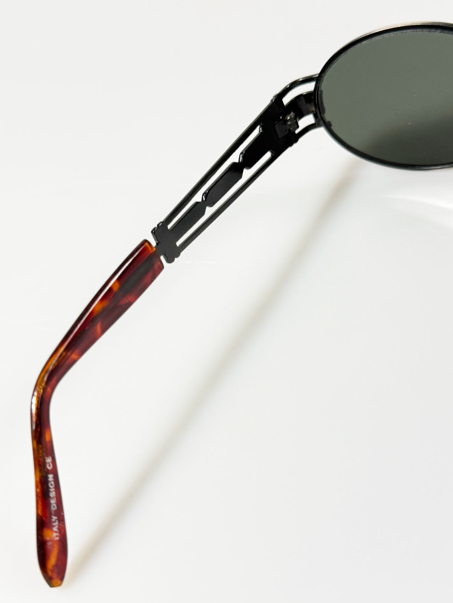 90's JOANNA Gunmetal Slim Oval Metal Frame Sunglasses