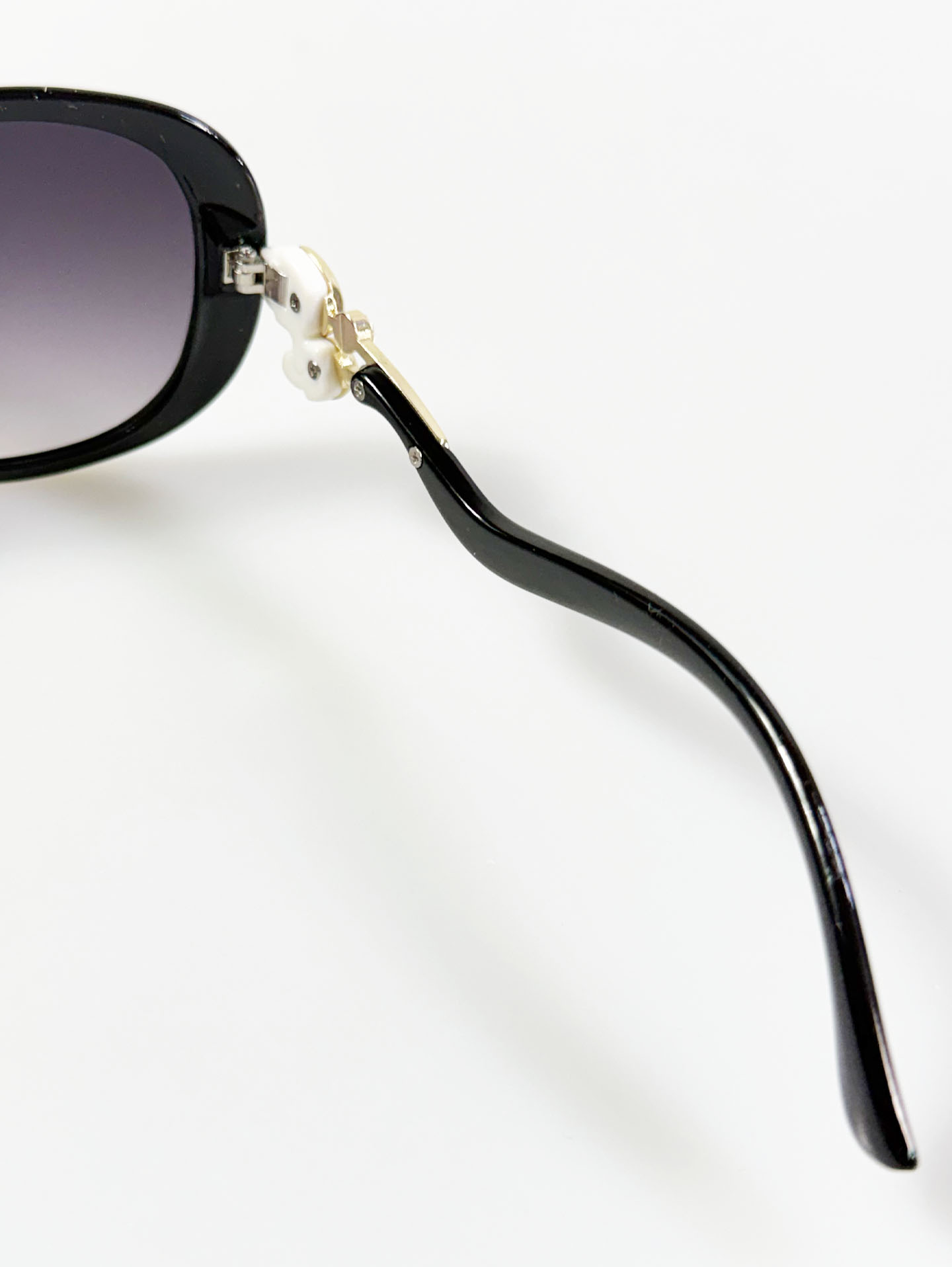 Black Oversized Butterfly Floral Temple Detail Sunglasses