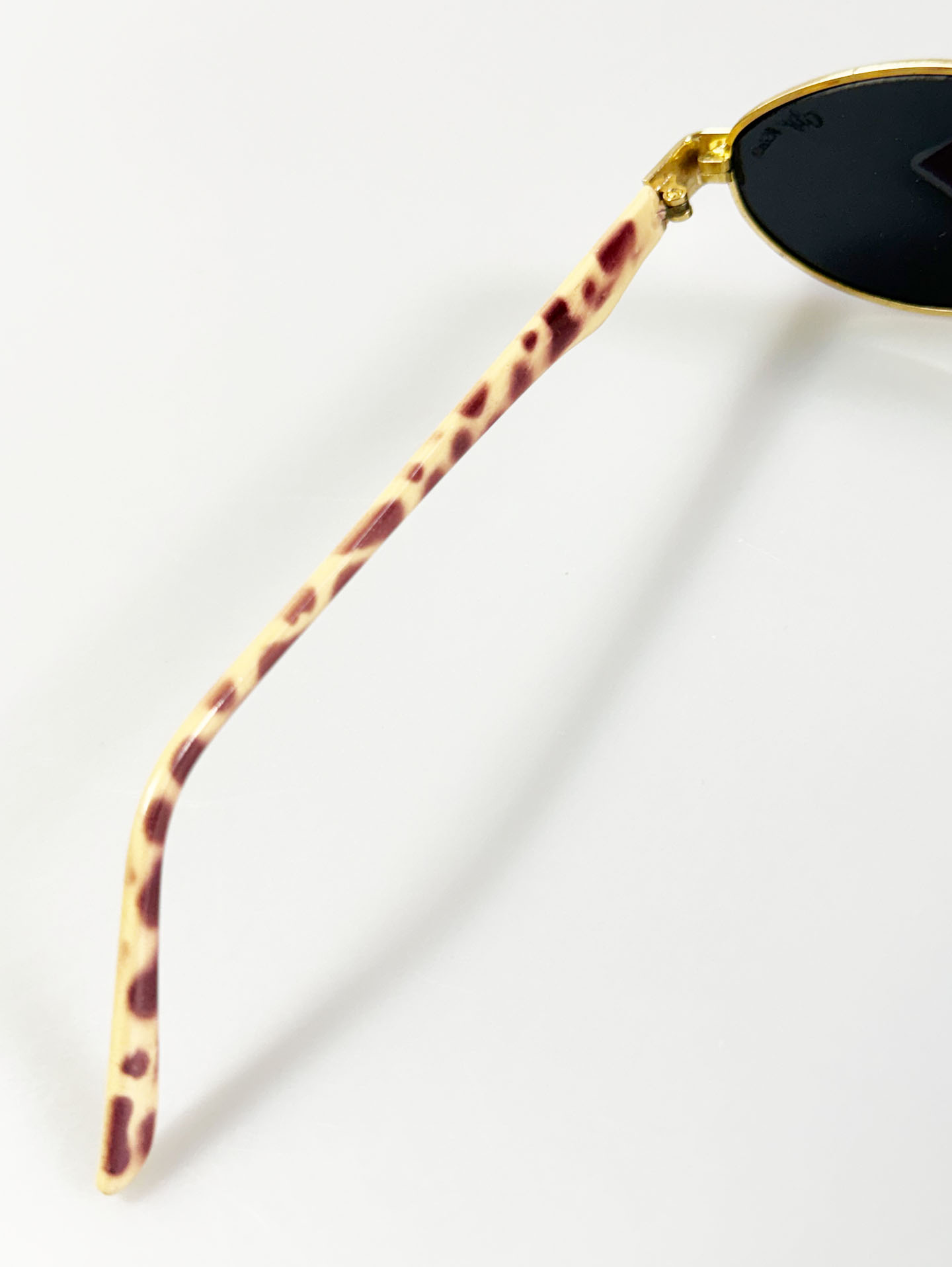 90's CITY KIDS Gold Slim Oval Metal Sunglasses