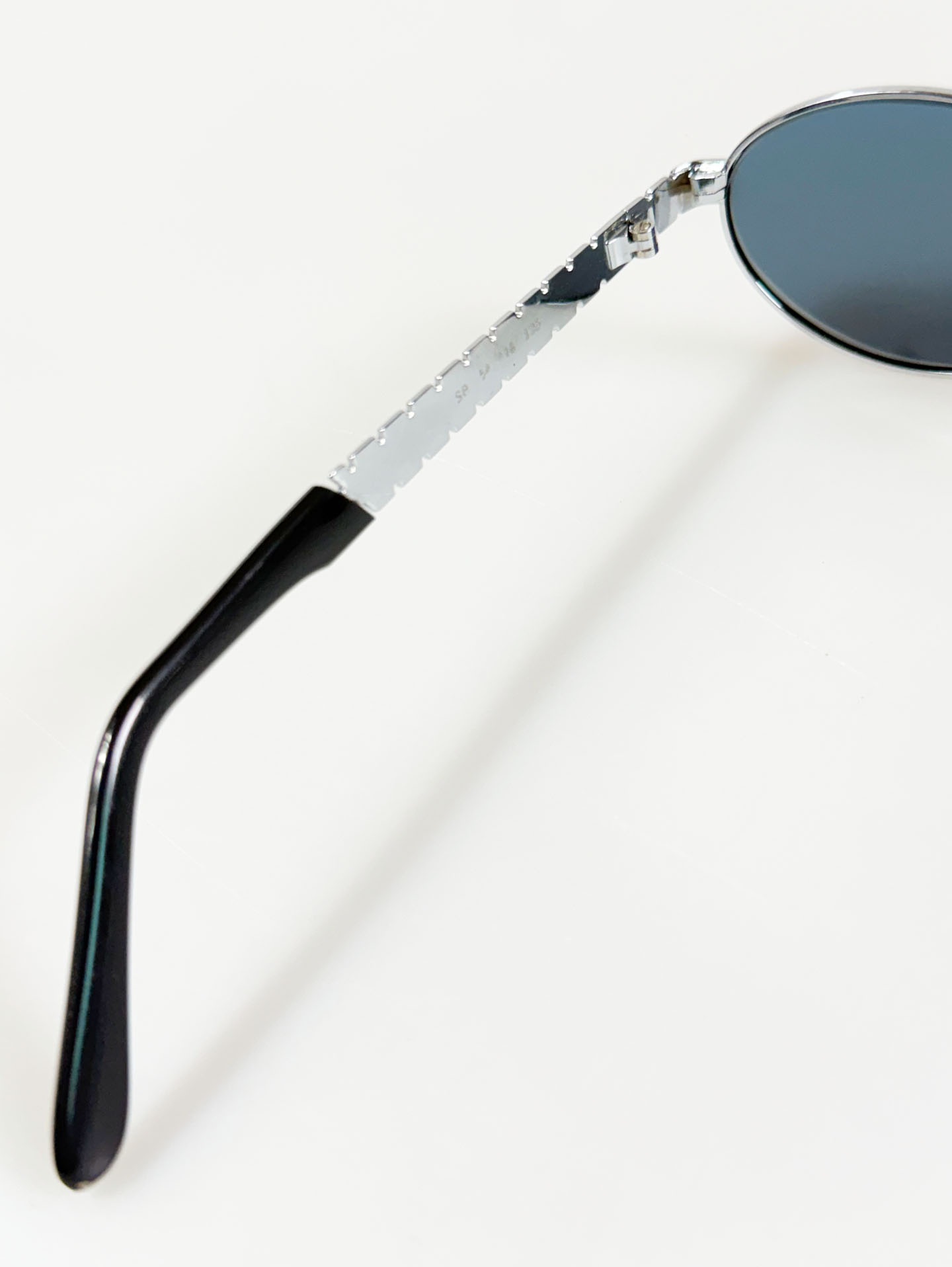 90's Silver Slim Oval Metal Sunglasses