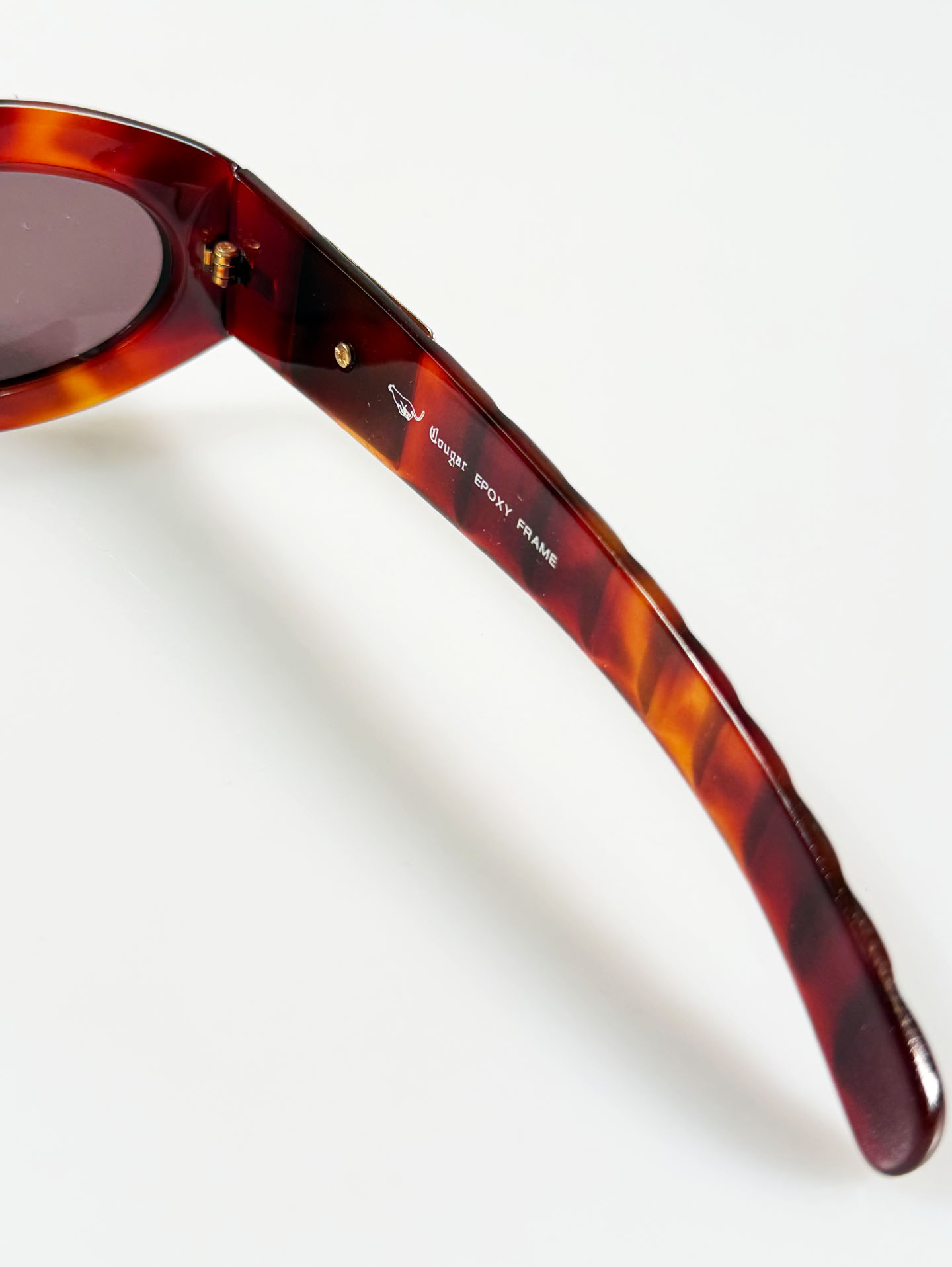 90's COUGAR Tortoiseshell Bold Oval Tint Sunglasses
