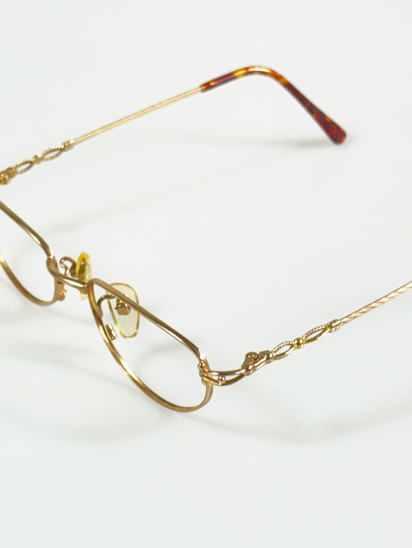 90’s CANADIAN Gold Metal Slim Oval Glasses