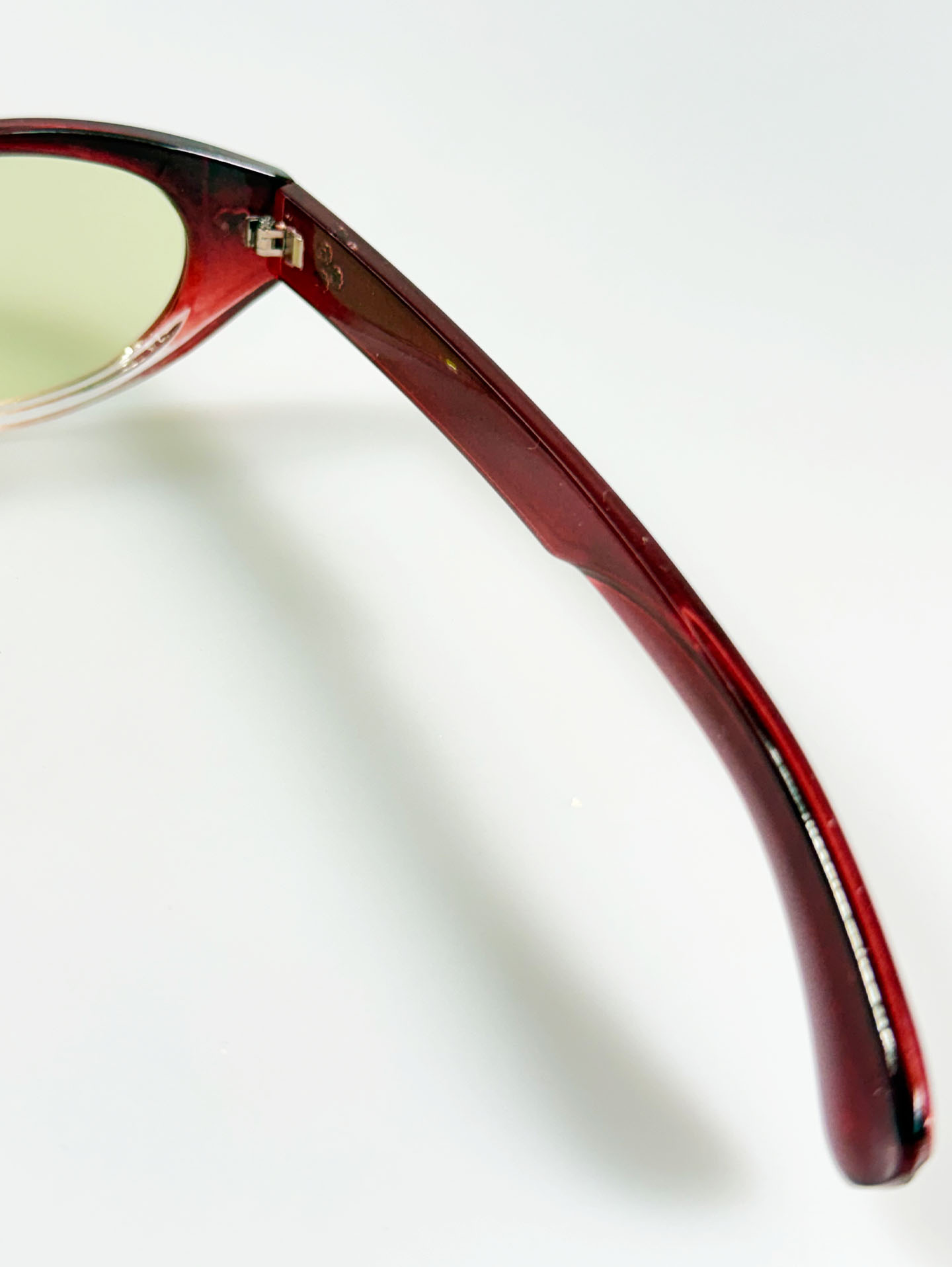 Burgundy Gradient Bold Oval Frame Tint Sunglasses