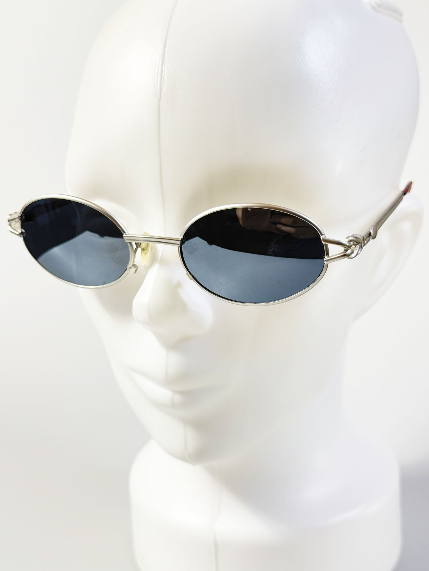 90's ACTION Slim Oval Silver Metal Frame Sunglasses