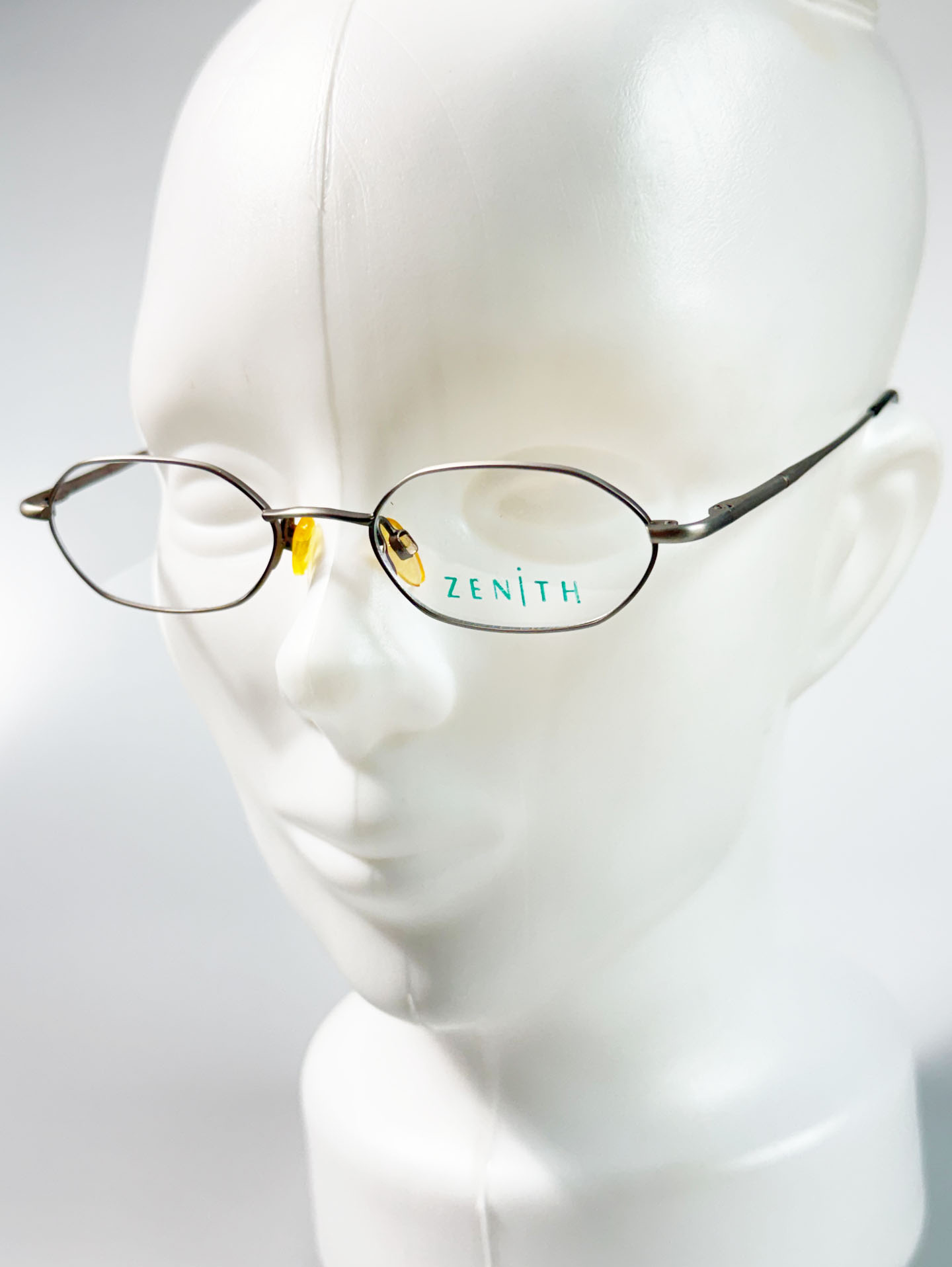 ZENITH Matte Silver Gray Slim Oval Metal Frame Glasses