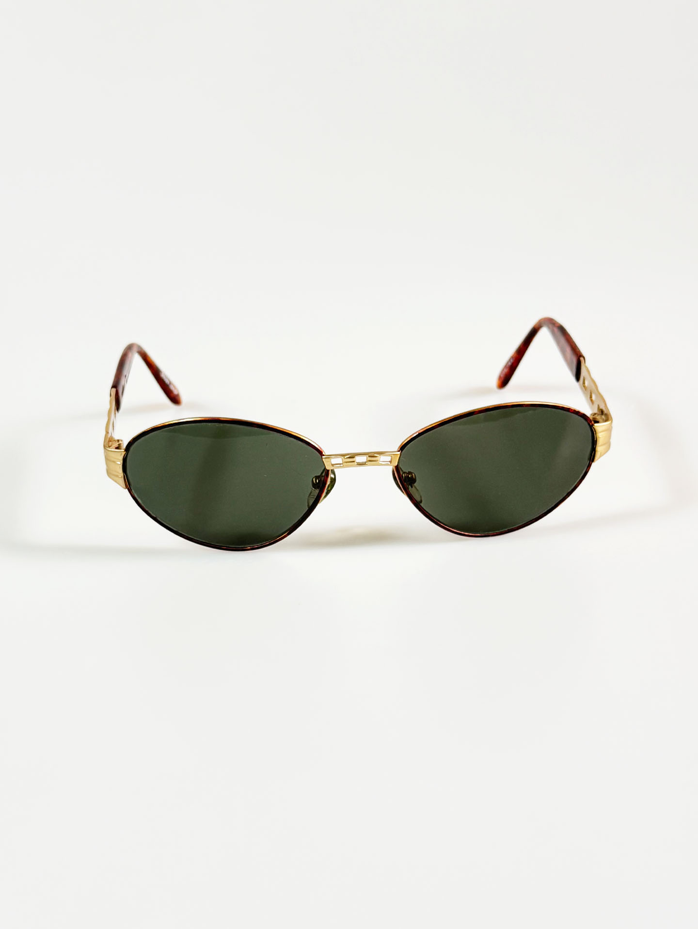 KINE Oval Gold Metal Frame Sunglasses
