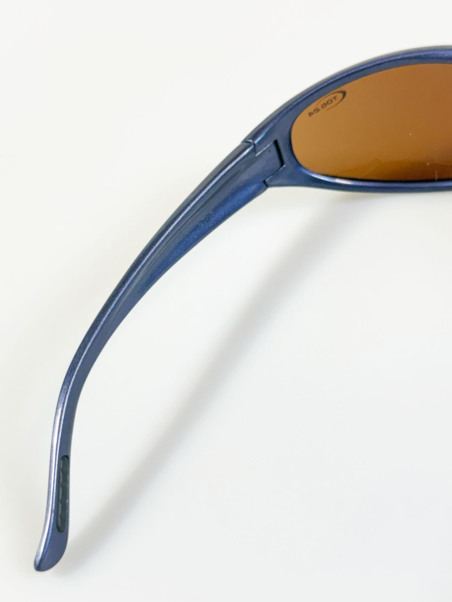 90’s TOG24 Wraparound Sporty Frame Tinted Sunglasses