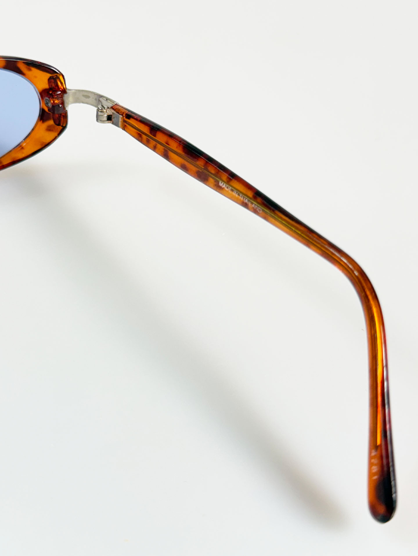 Amber Tortoiseshell Oval Frame Tint Sunglasses