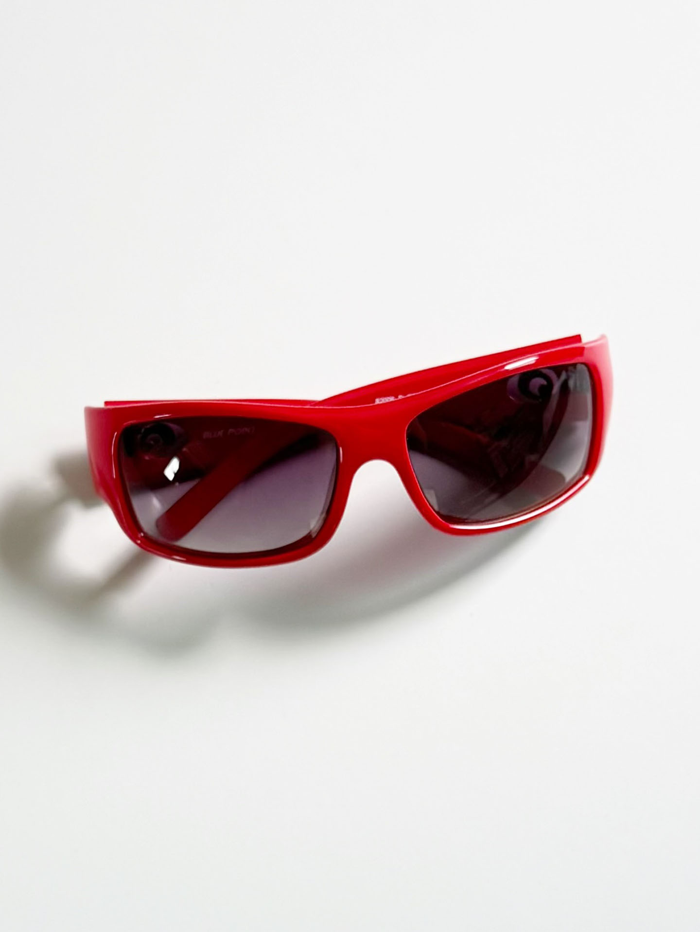 BLUE POINT Red Bold Wraparound Square Sunglasses