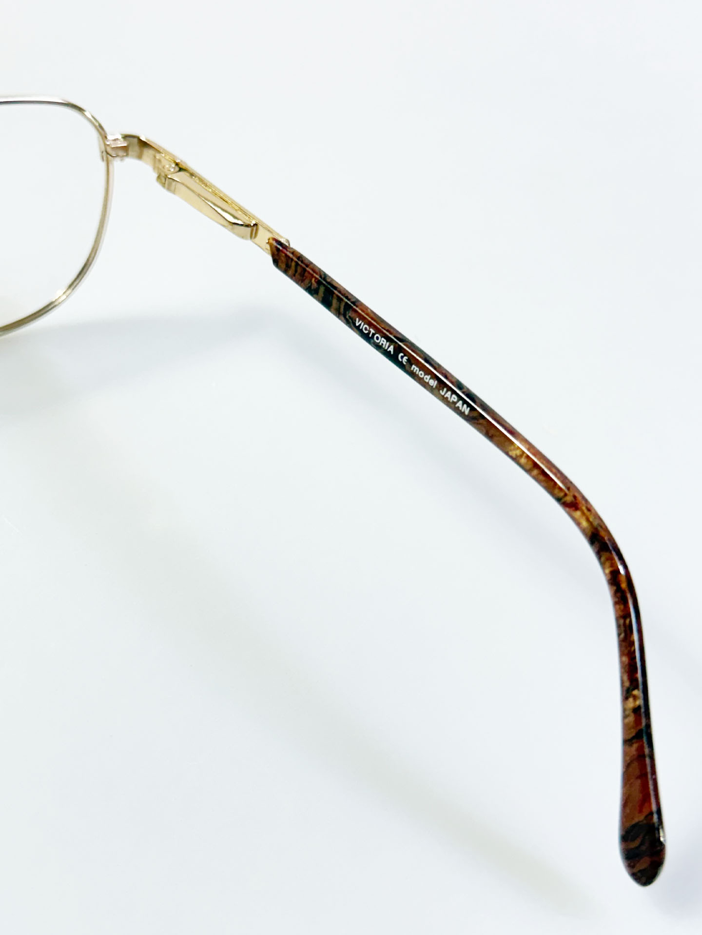 90's VICTORIA Gold Classic Square Metal Glasses