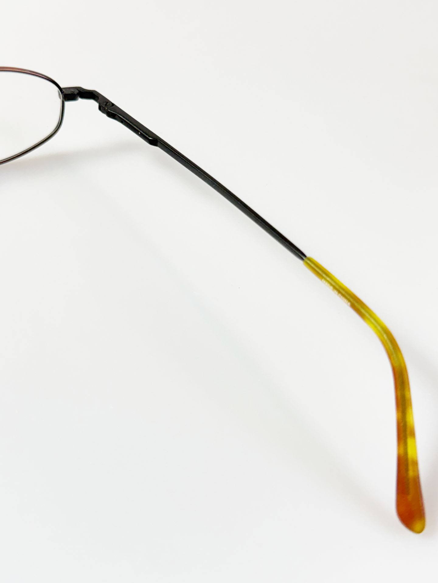 Vision’s Slim Oval Two-Tone Metal Glasses