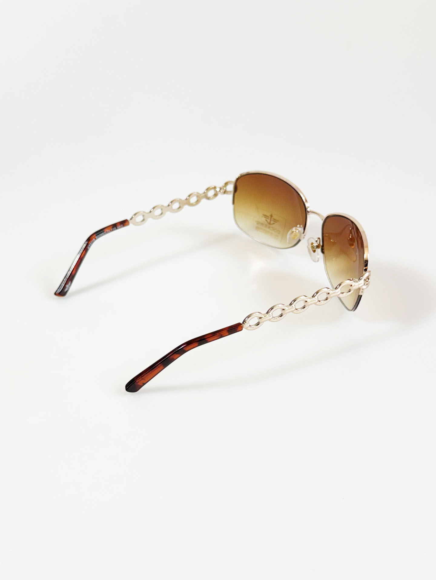 DOCKERS Gold Metal Oval Chain-Temple Tint Sunglasses