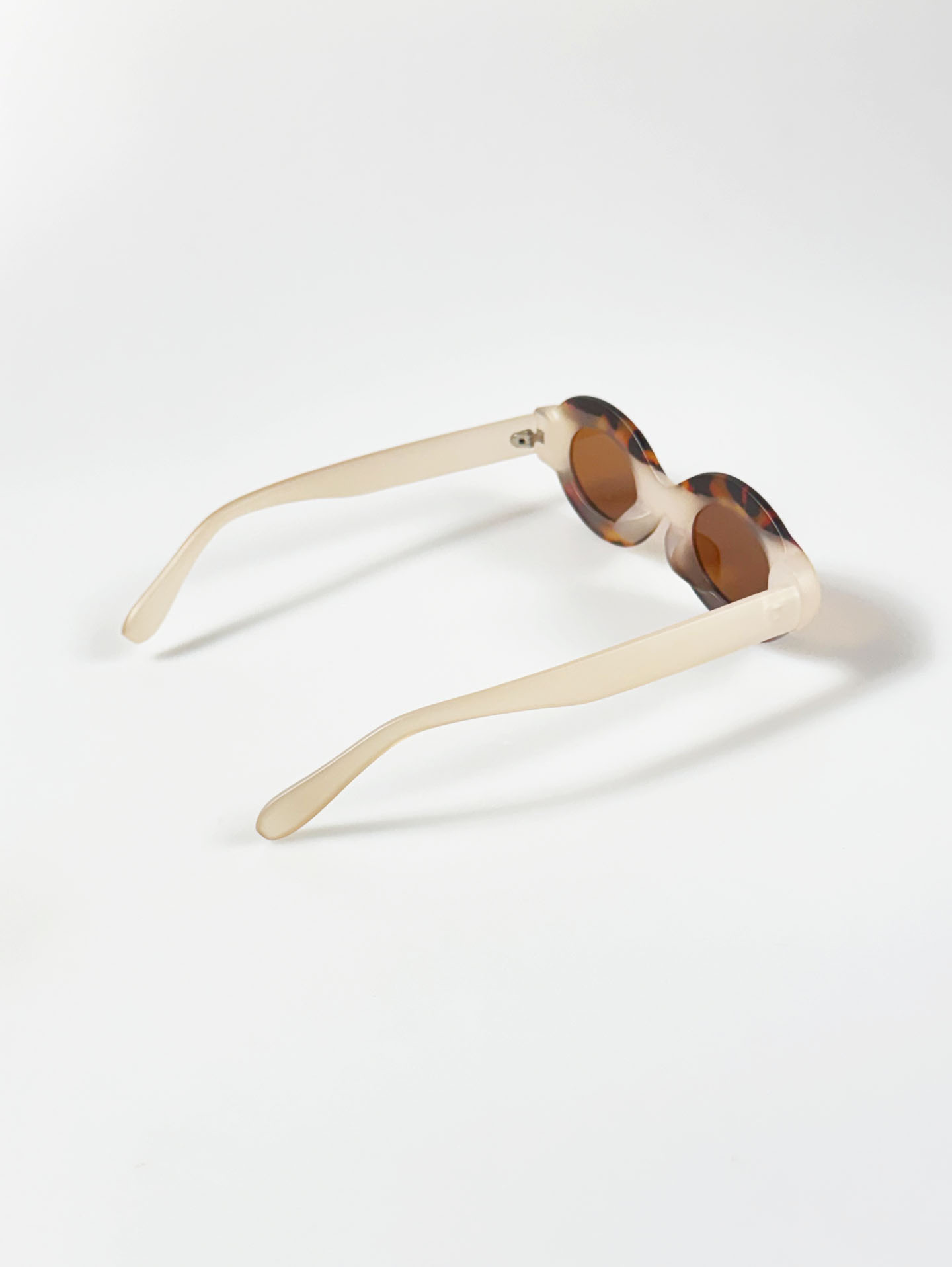 Tortoiseshell & Ivory Bold Oval Tint Sunglasses
