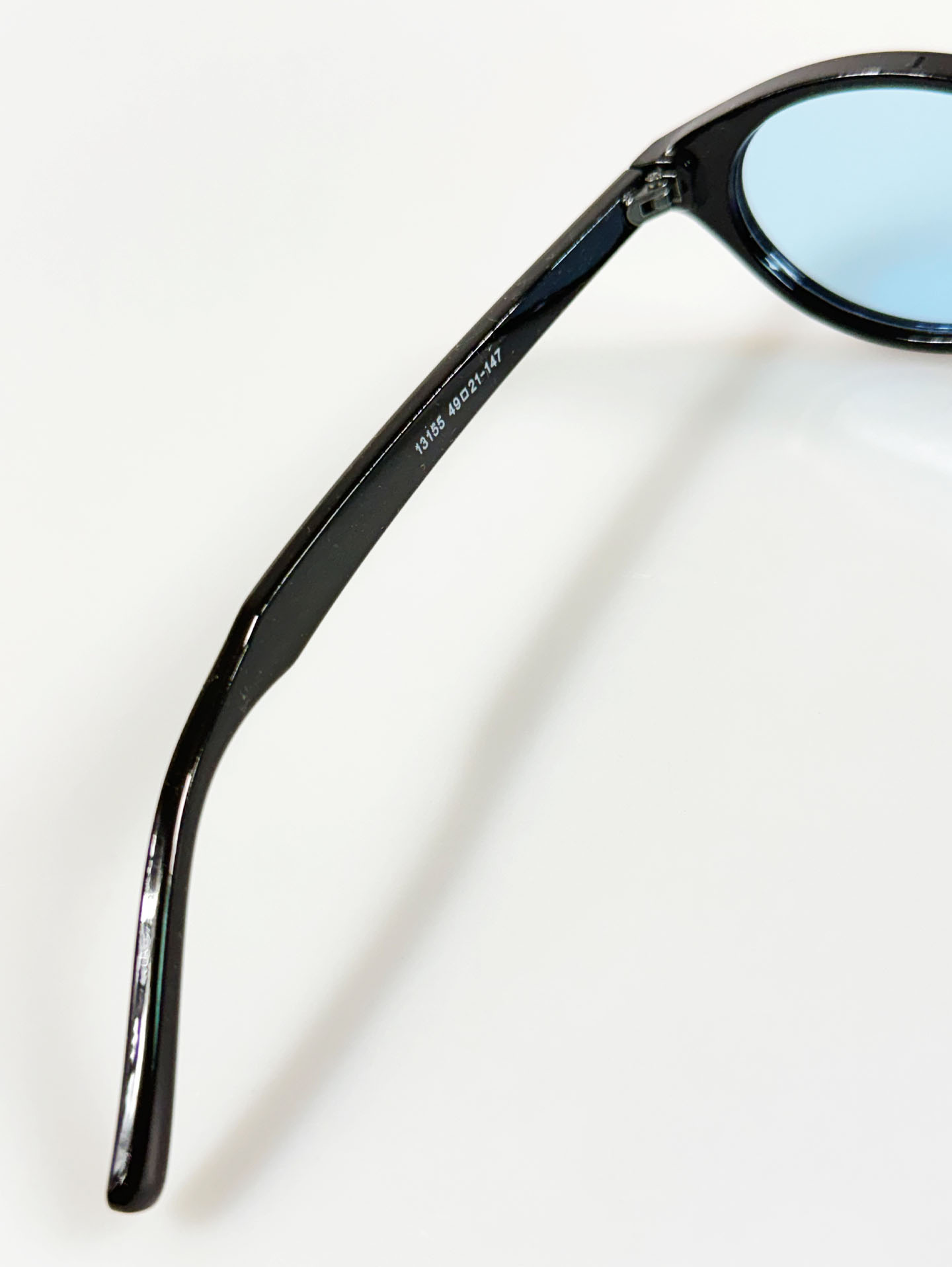Black Oval Bold Frame Blue Tint Sunglasses