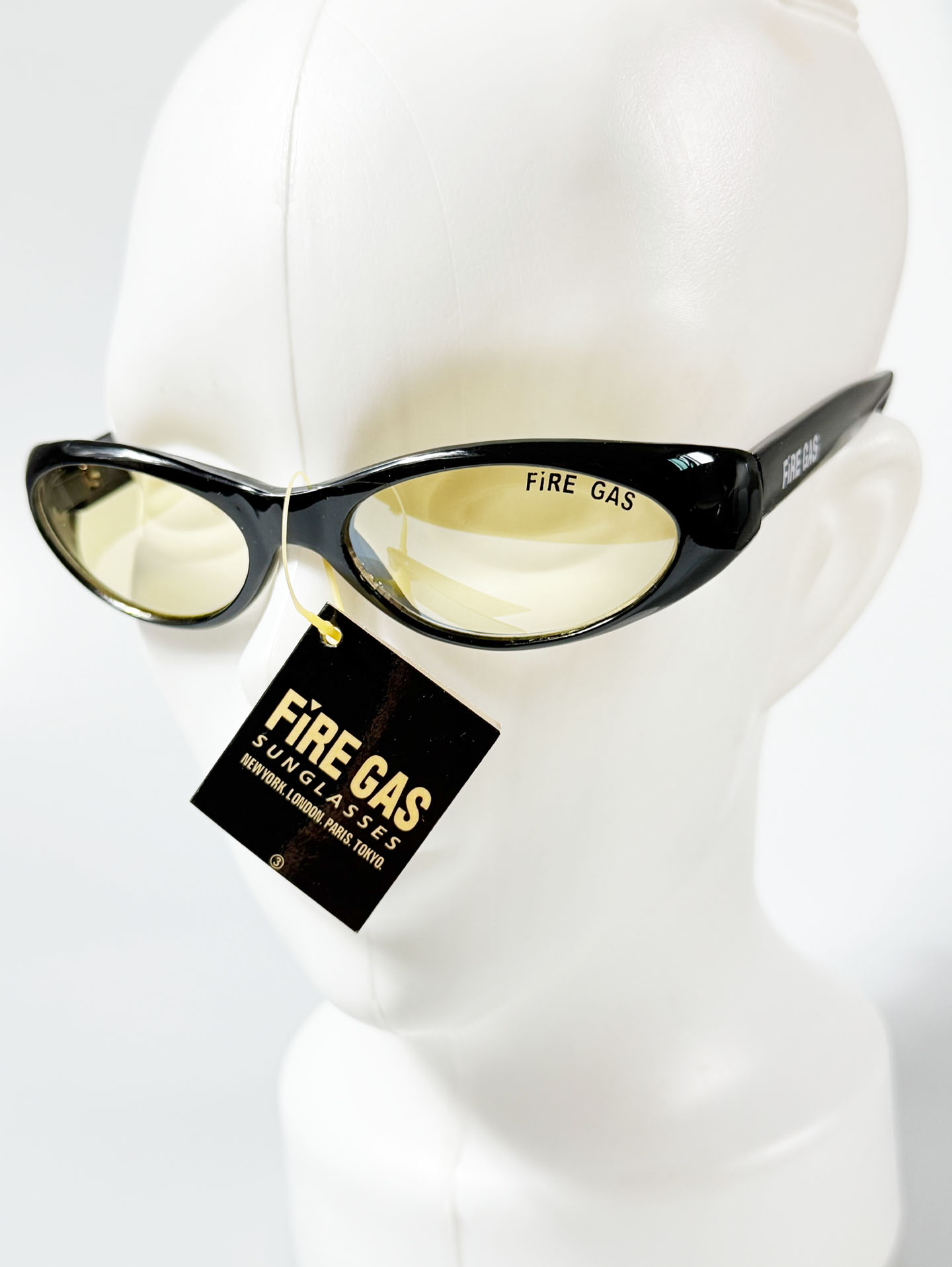 90's FIRE GAS Black Bold Oval Tint Sunglasses