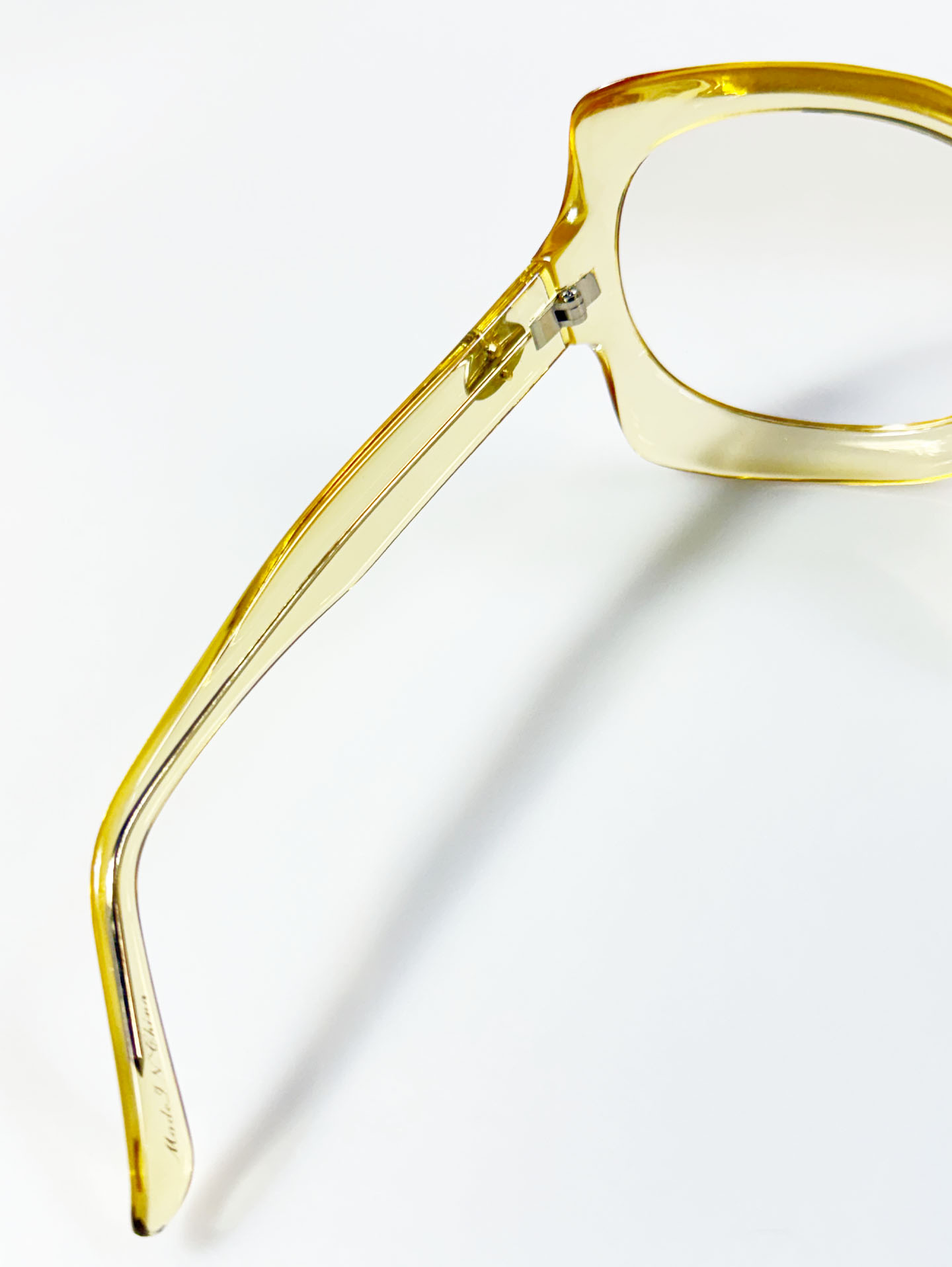 CAPRIO Oversized Bold Square Acetate Tinmted Sunglasses
