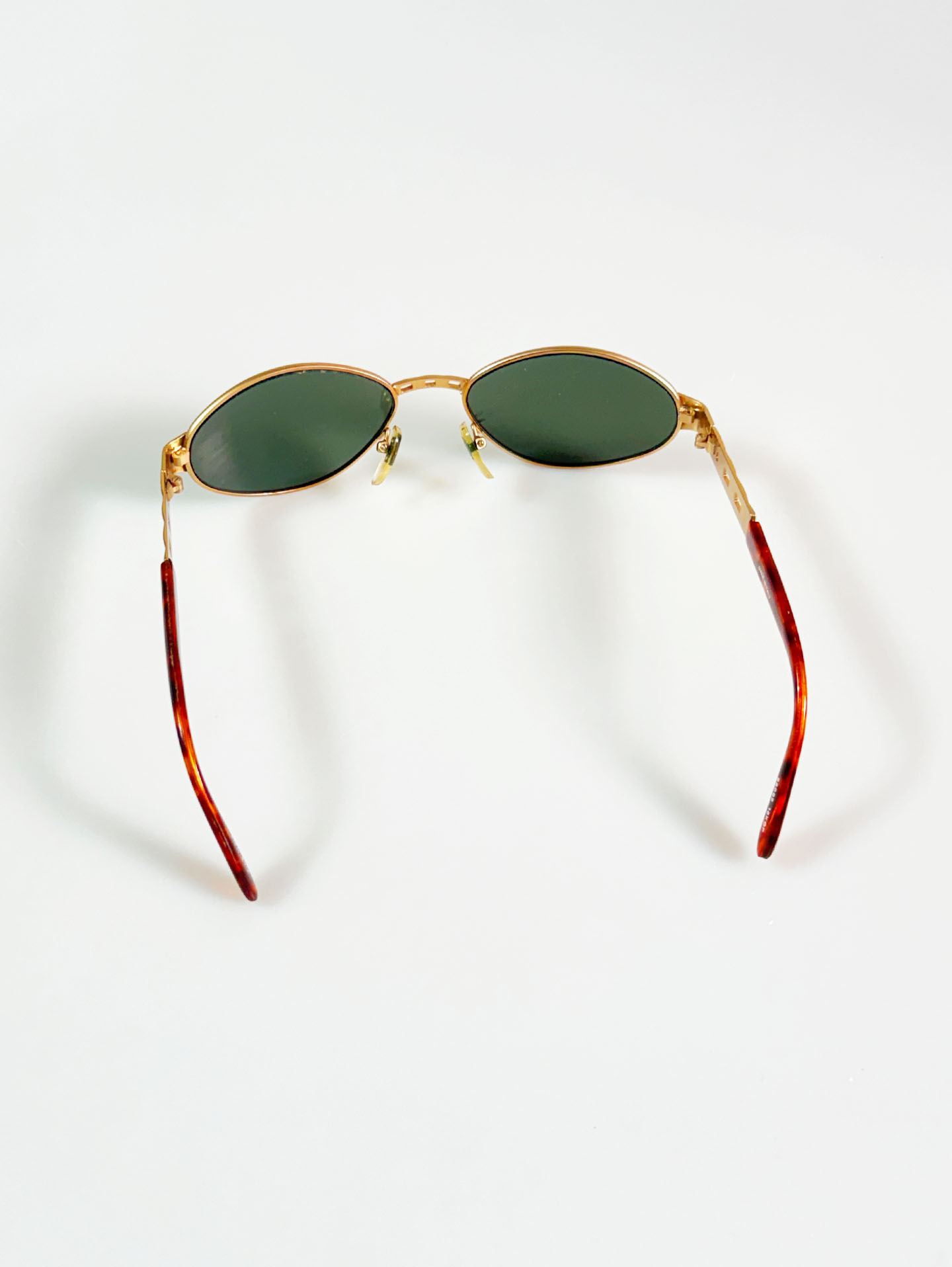 KINE Oval Gold Metal Frame Sunglasses