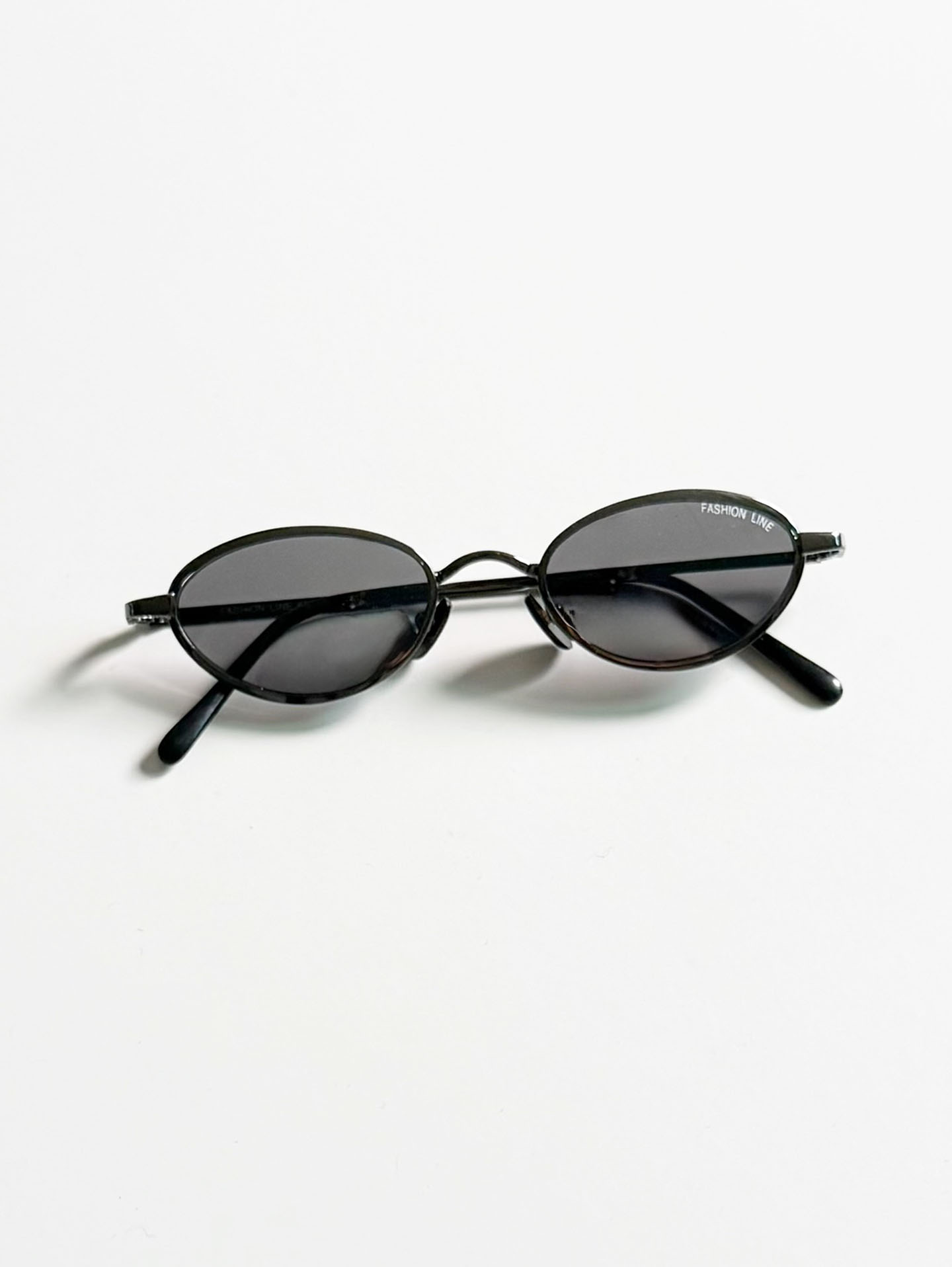 90's FASHION LINE Gunmetal Slim Oval Sunglasses